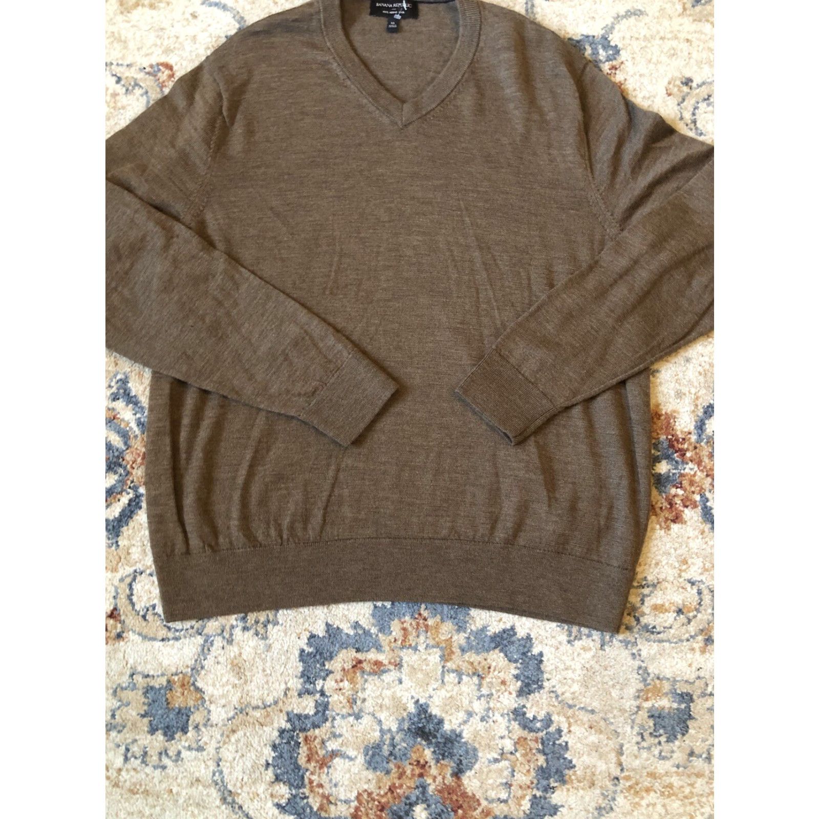 Banana Republic Banana Republic Sweater Mens XL V-Neck Merino Wool Forest Brown Solid Knit Logo Pullover Professional Casual Travel All Seasons Green? Size US XL / EU 56 / 4 - 5 Thumbnail