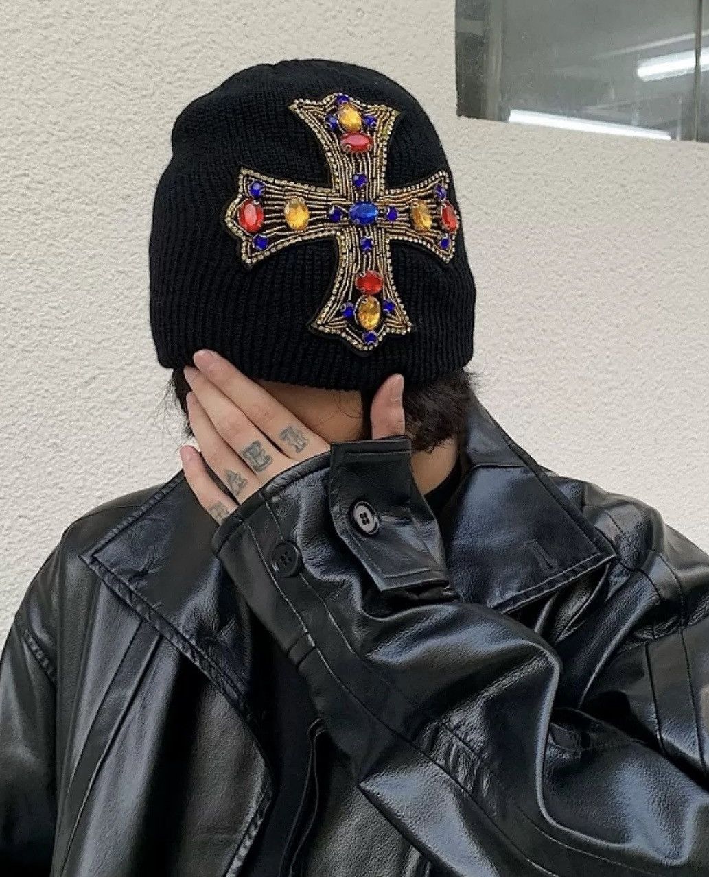 Japanese Brand Avant garde retro huge rhinestone cross knitted beanie hat Size ONE SIZE - 4 Thumbnail