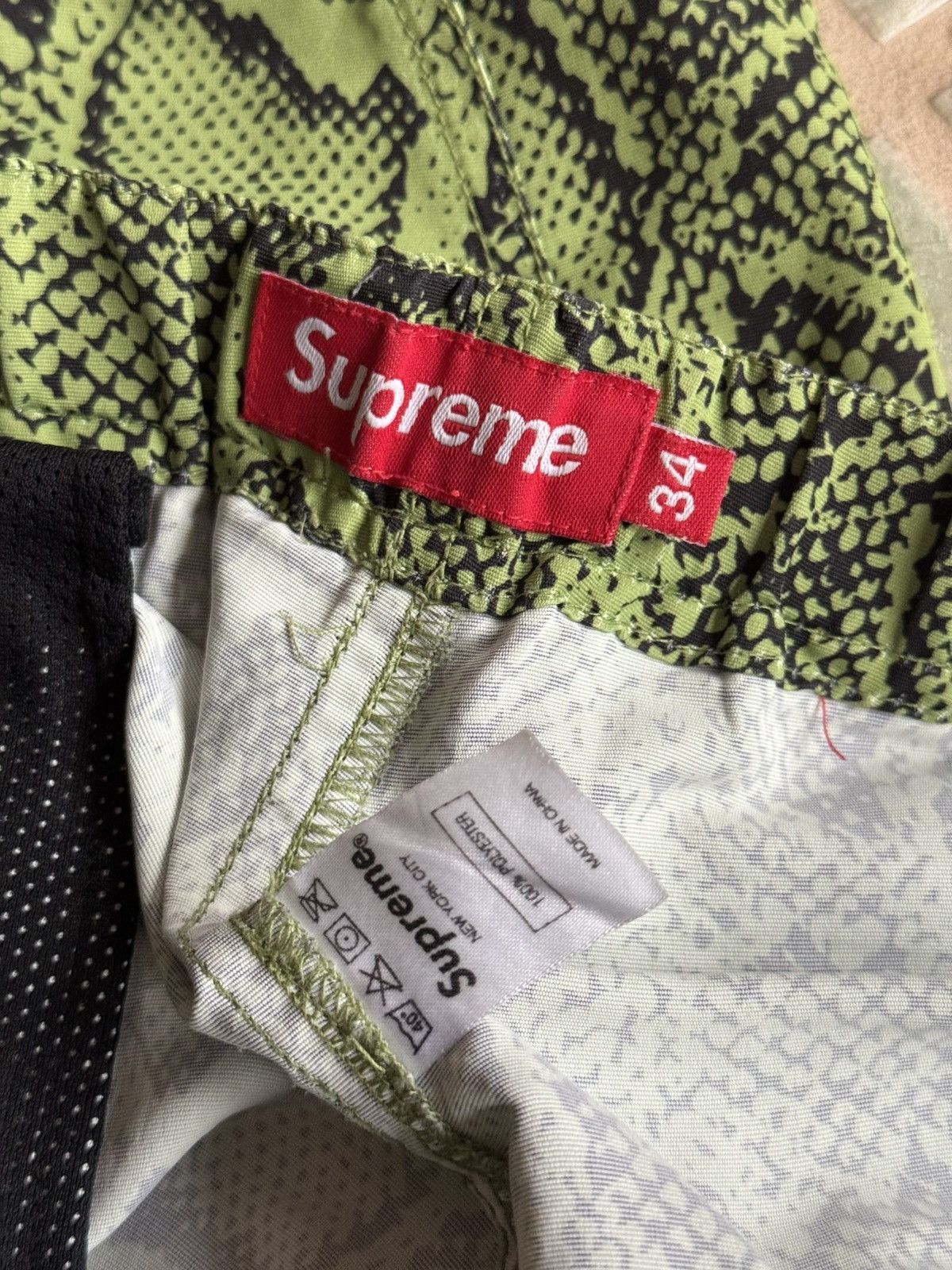 Supreme Supreme snakeskin shorts Size US 34 / EU 50 - 4 Thumbnail