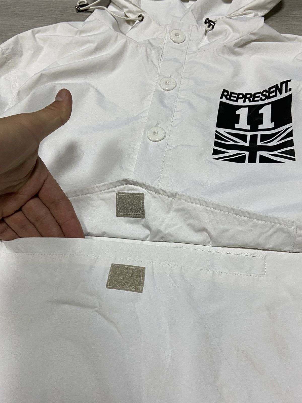 Represent Clo. Represent spell out big logo anorak buttons Size US M / EU 48-50 / 2 - 9 Thumbnail
