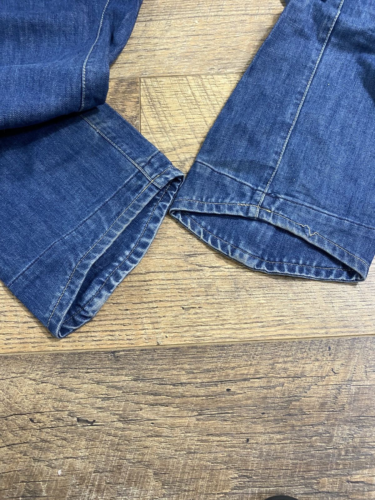 Levi's Levi's. Heavy Denim. Rare Vintage. Collectible Find Size US 31 - 7 Thumbnail