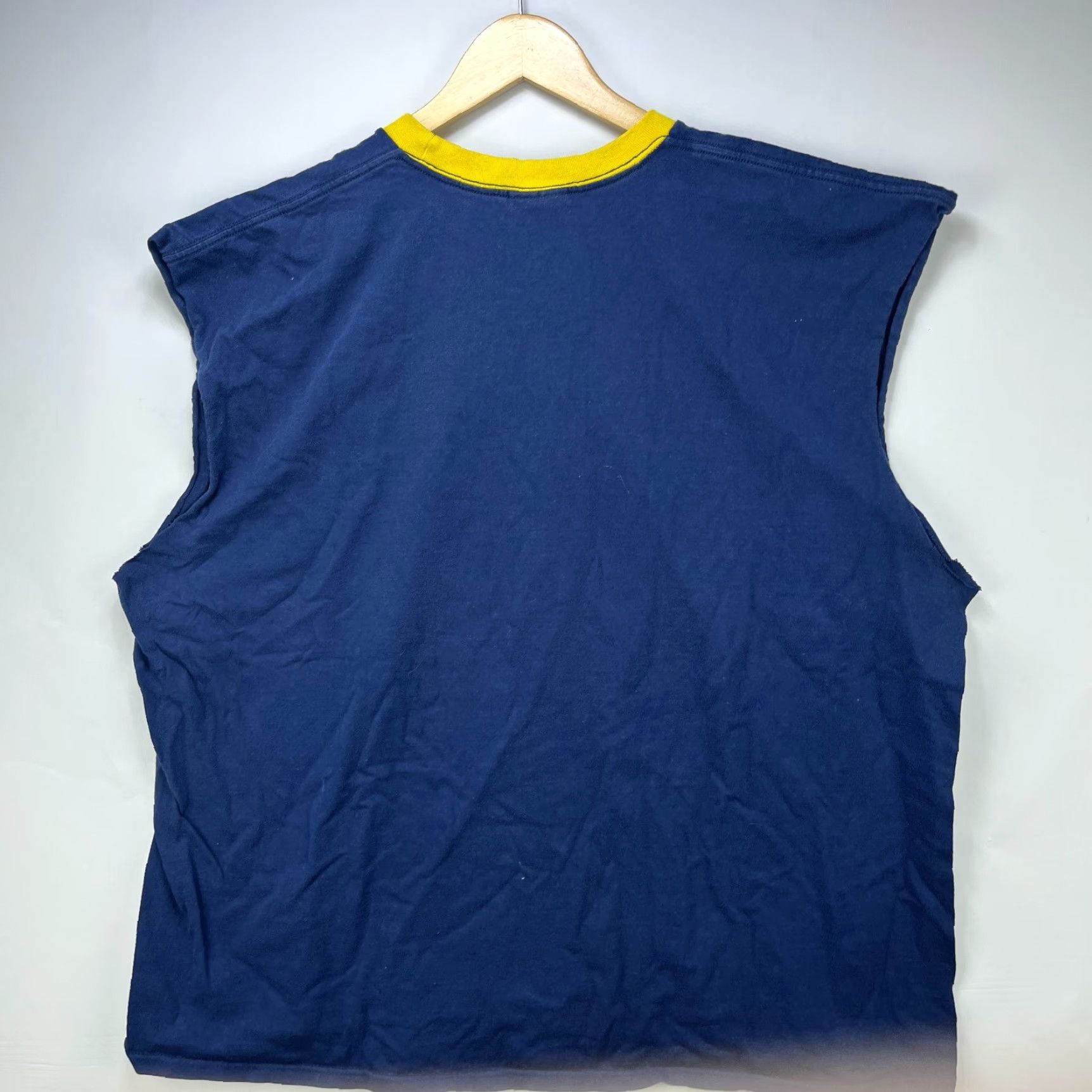 Nike VINTAGE Nike Michigan Wolverines Swoosh 2XL Sleeveless Shirt Men Blue Size US XXL / EU 58 / 5 - 7 Thumbnail