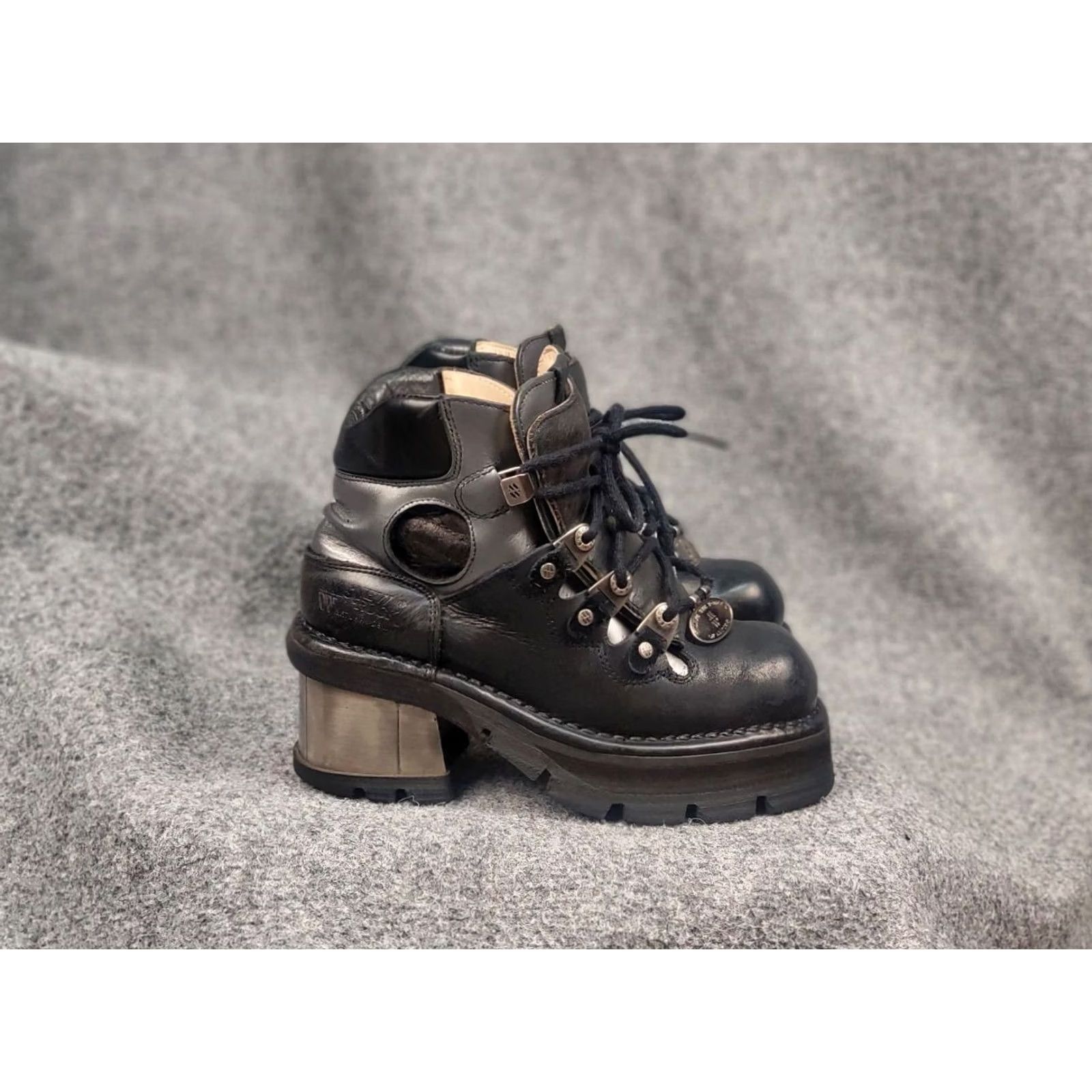 New Rock New Rock Black Leather Boots with metallic heel hole lace Size US 10 / IT 40 - 3 Thumbnail