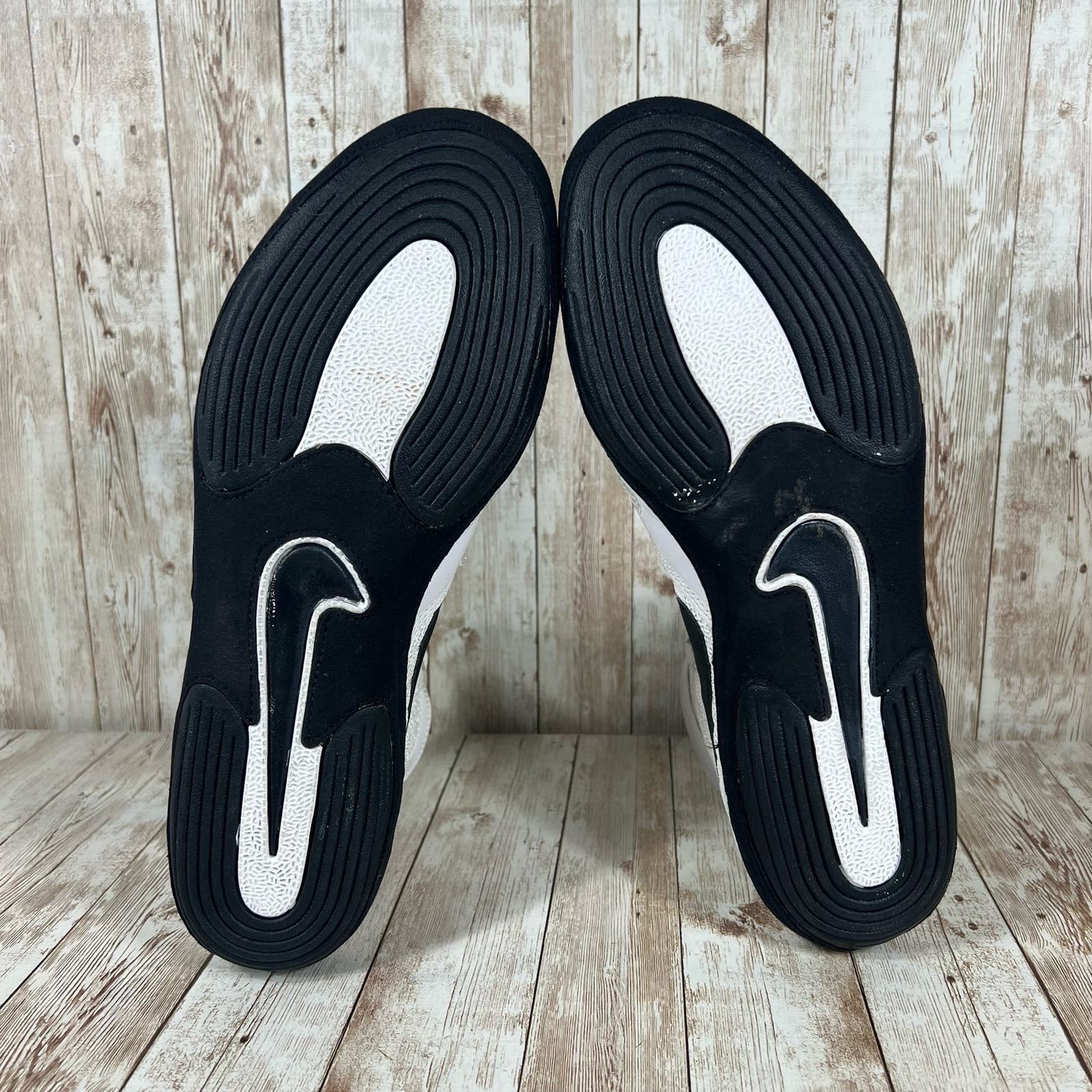 Nike Nike takedown wrestling shoes Mens 12 366640 100 white Size US 12 / EU 45 - 7 Thumbnail