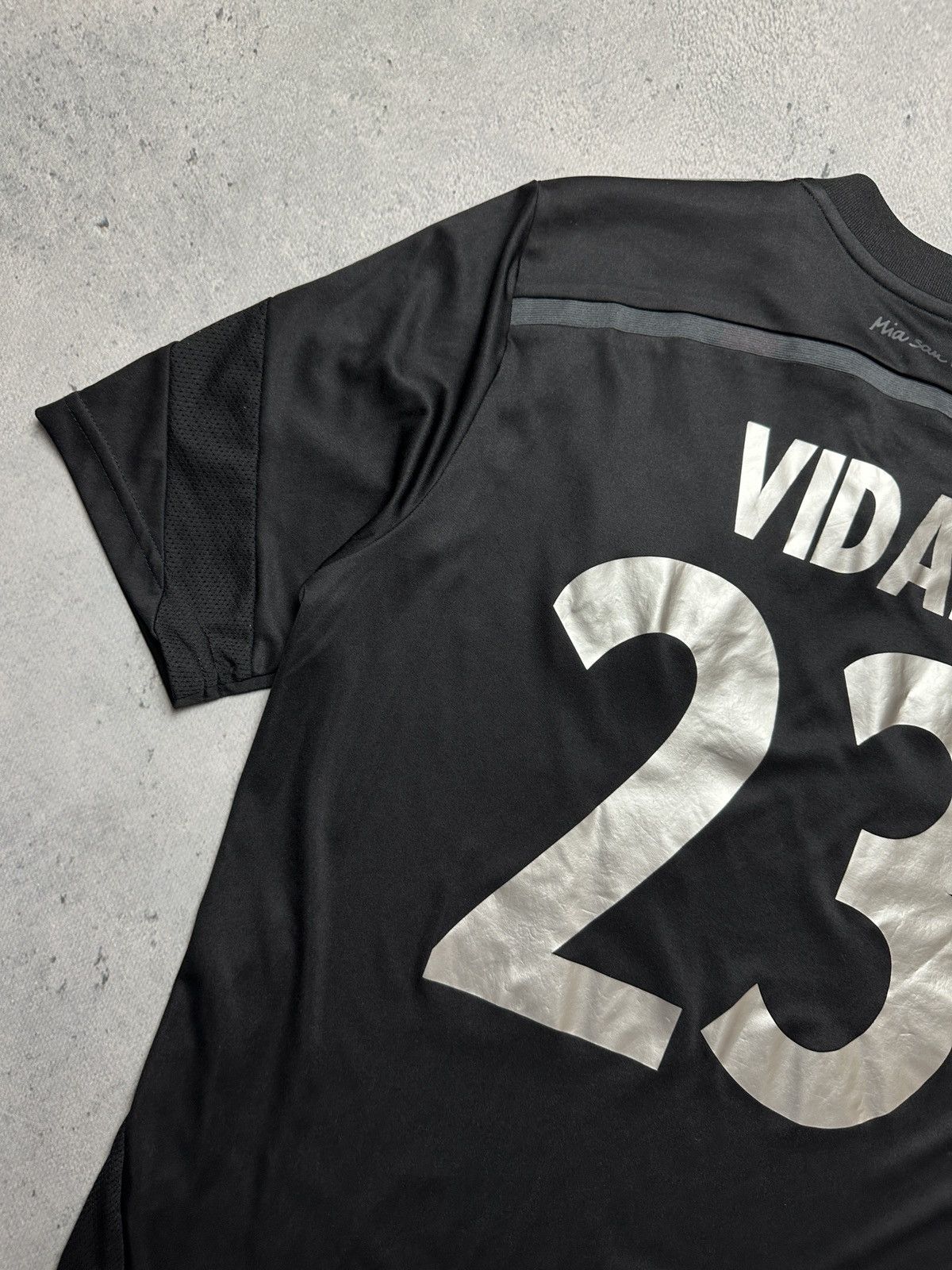 Adidas 2014-2015 Bayern Munich #23 Vidal Adidas Soccer Jersey Rare Size US S / EU 44-46 / 1 - 7 Thumbnail