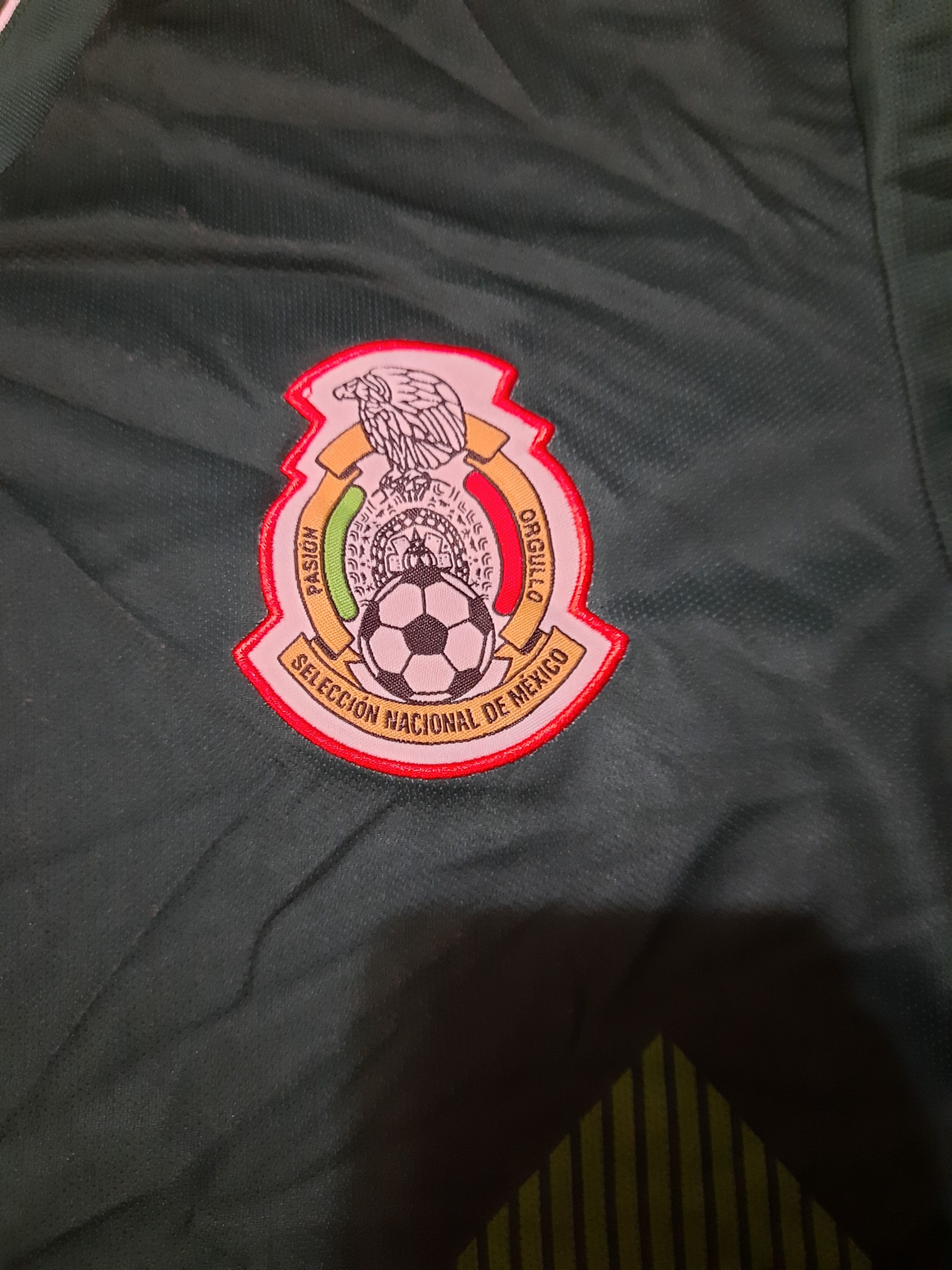 Other Mexico Chicharito Hernandes World Cup 2018 Football Shirt Size US M / EU 48-50 / 2 - 5 Thumbnail