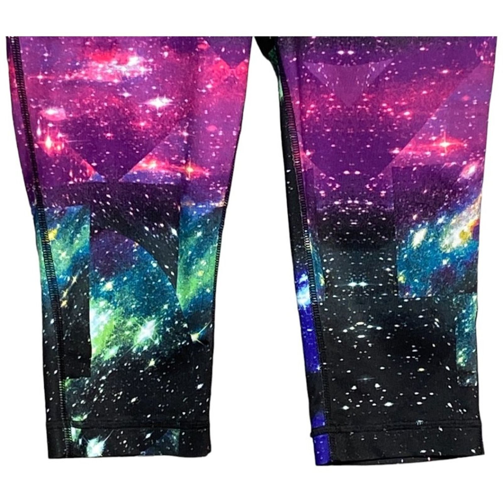 Fila FILA SPORT High-Waisted Capri Leggings Galaxy Print Size M Size 30" / US 8 / IT 44 - 4 Thumbnail