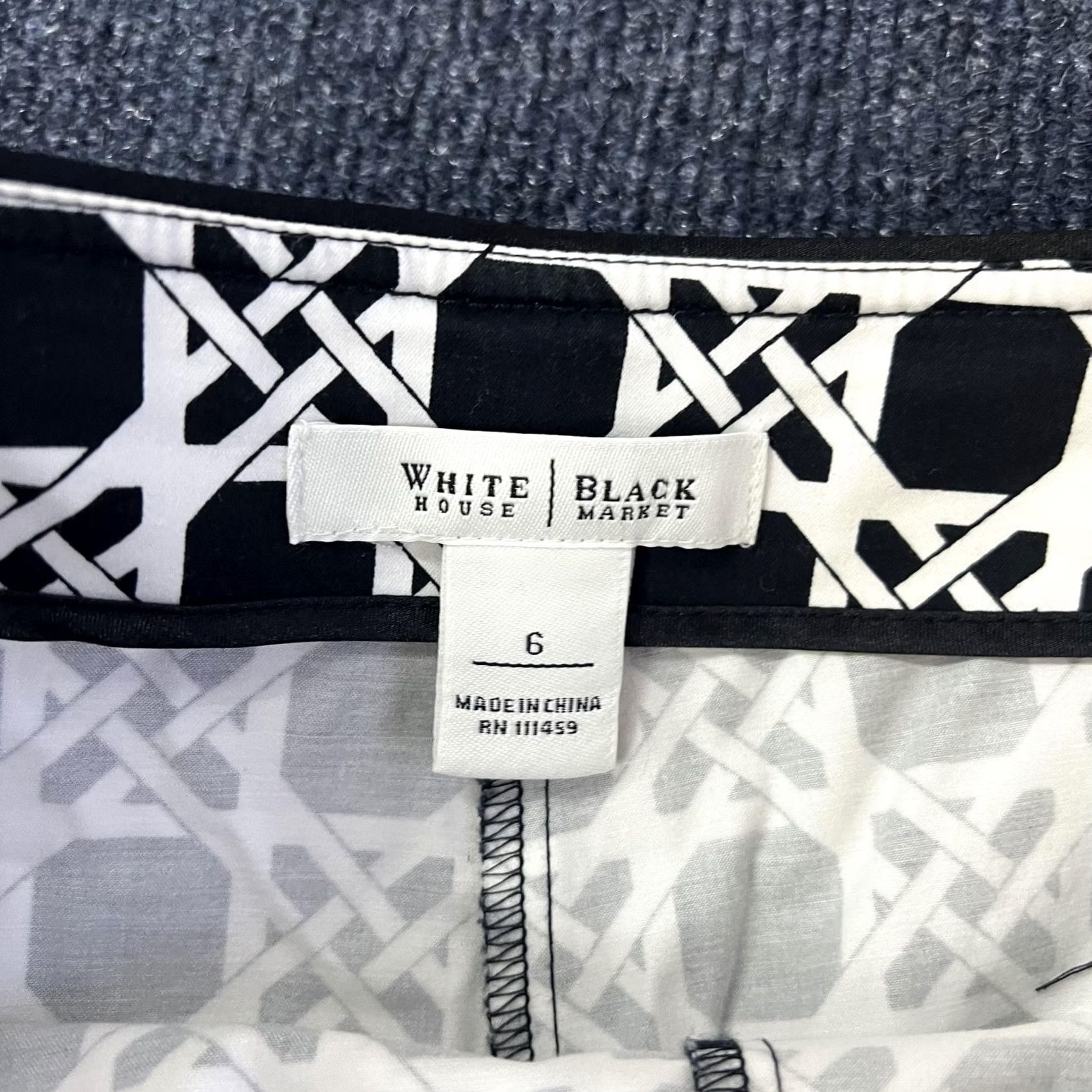 White House Black Market White House Black Market Shorts Womens 6 Black Geometric Wrap Skort Casual Adults Women Size 28" / US 6 / IT 42 - 2 Thumbnail