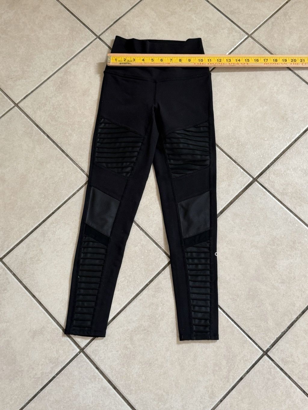 Alo Yoga ALO YOGA HIGH WAIST MOTO LEGGING 24.5”BLACK COLOR SIZE XXS Size 24" / US 00 / IT 34 - 5 Thumbnail
