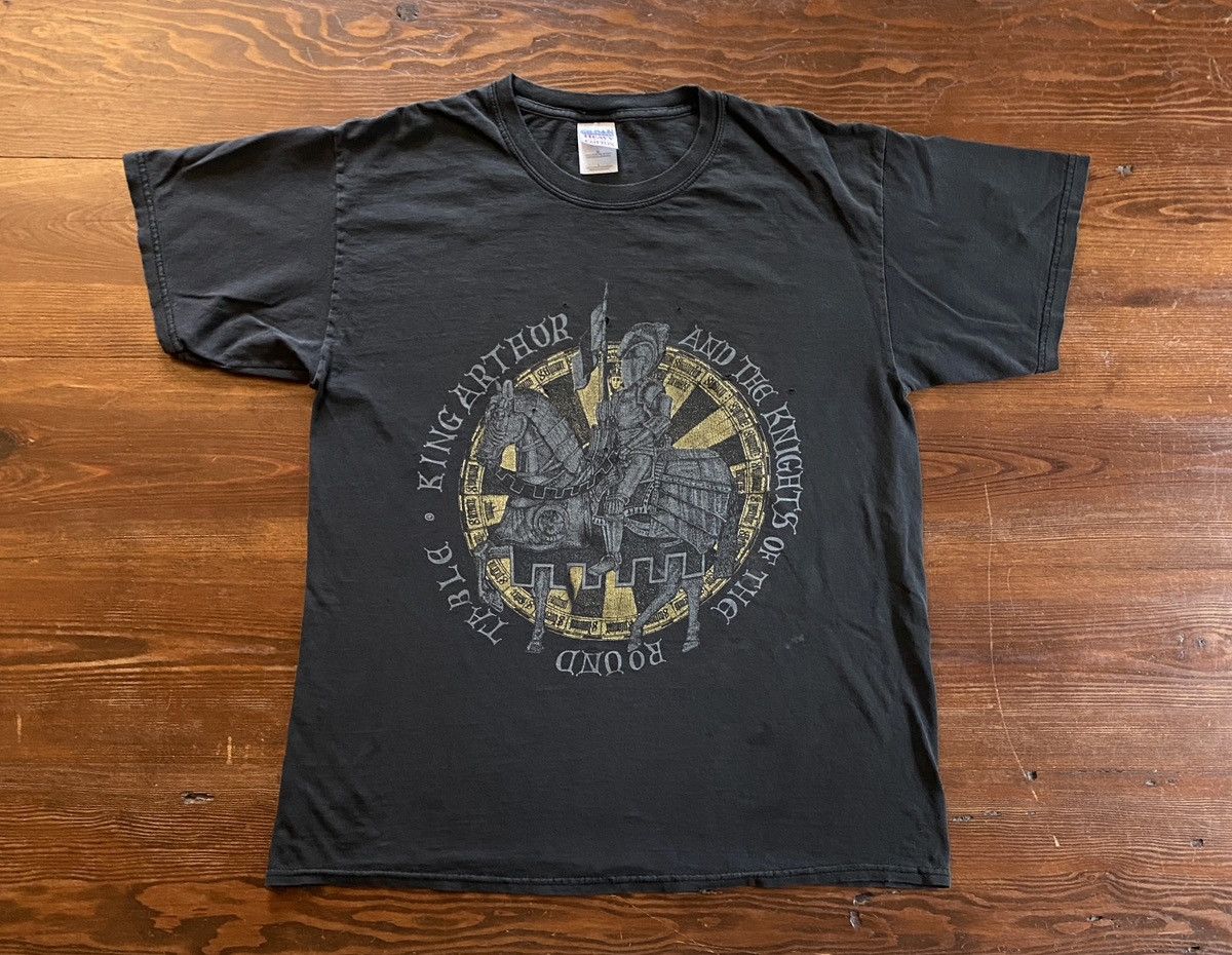 Vintage 90’s King Arthur Knights Round Table Distressed Tee