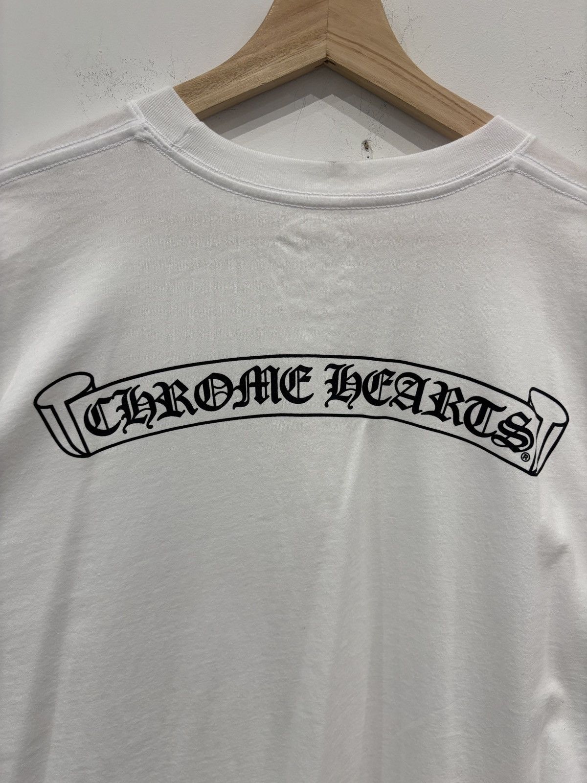 Chrome Hearts Chrome Hearts Scroll Logo Shirt White Size: XL Size US XL / EU 56 / 4 - 4 Thumbnail