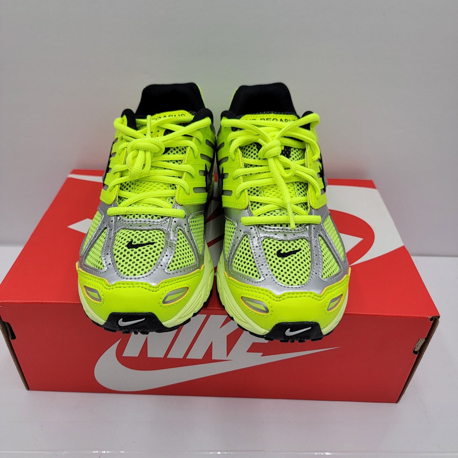 Nike Nike Air Pegasus 2K5 'Volt' Women's Size 7 - New in Box Size US 7 / IT 37 - 3 Thumbnail