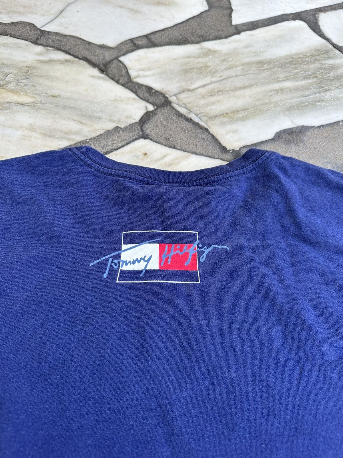 Vintage CRAZY Vintage Tommy Hilfiger Jeans Essential Logo Tee Size US M / EU 48-50 / 2 - 10 Thumbnail