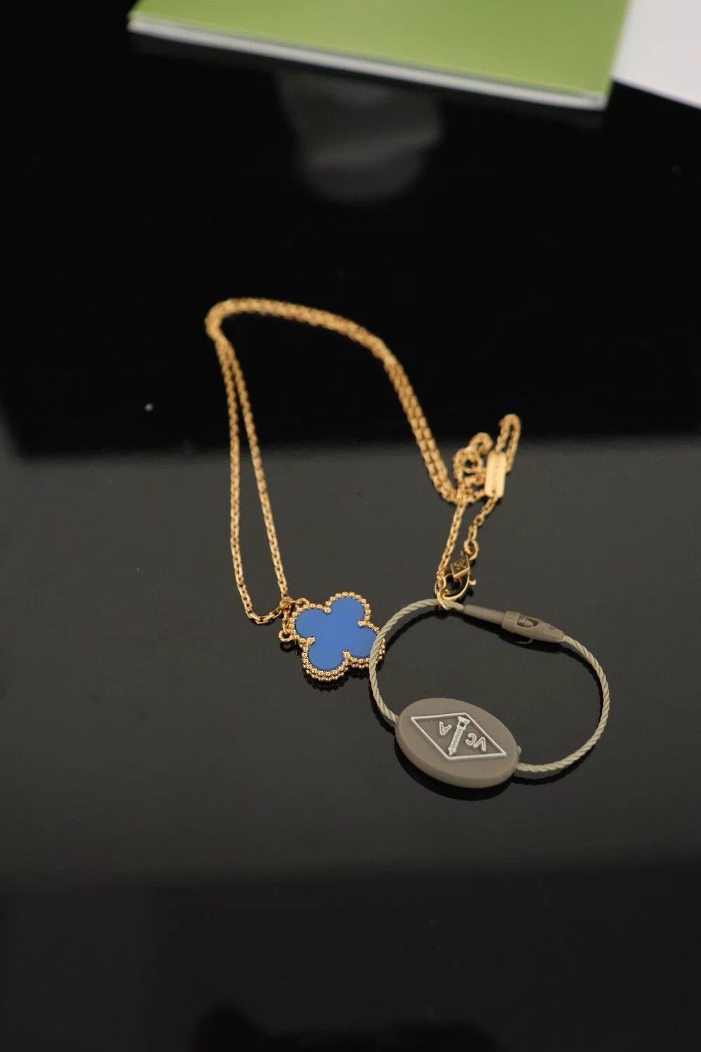 Van Cleef & Arpels Van Cleef & Arpels Clover 18K 5.1g Box/Card 2026.05.17 Size ONE SIZE - 3 Thumbnail