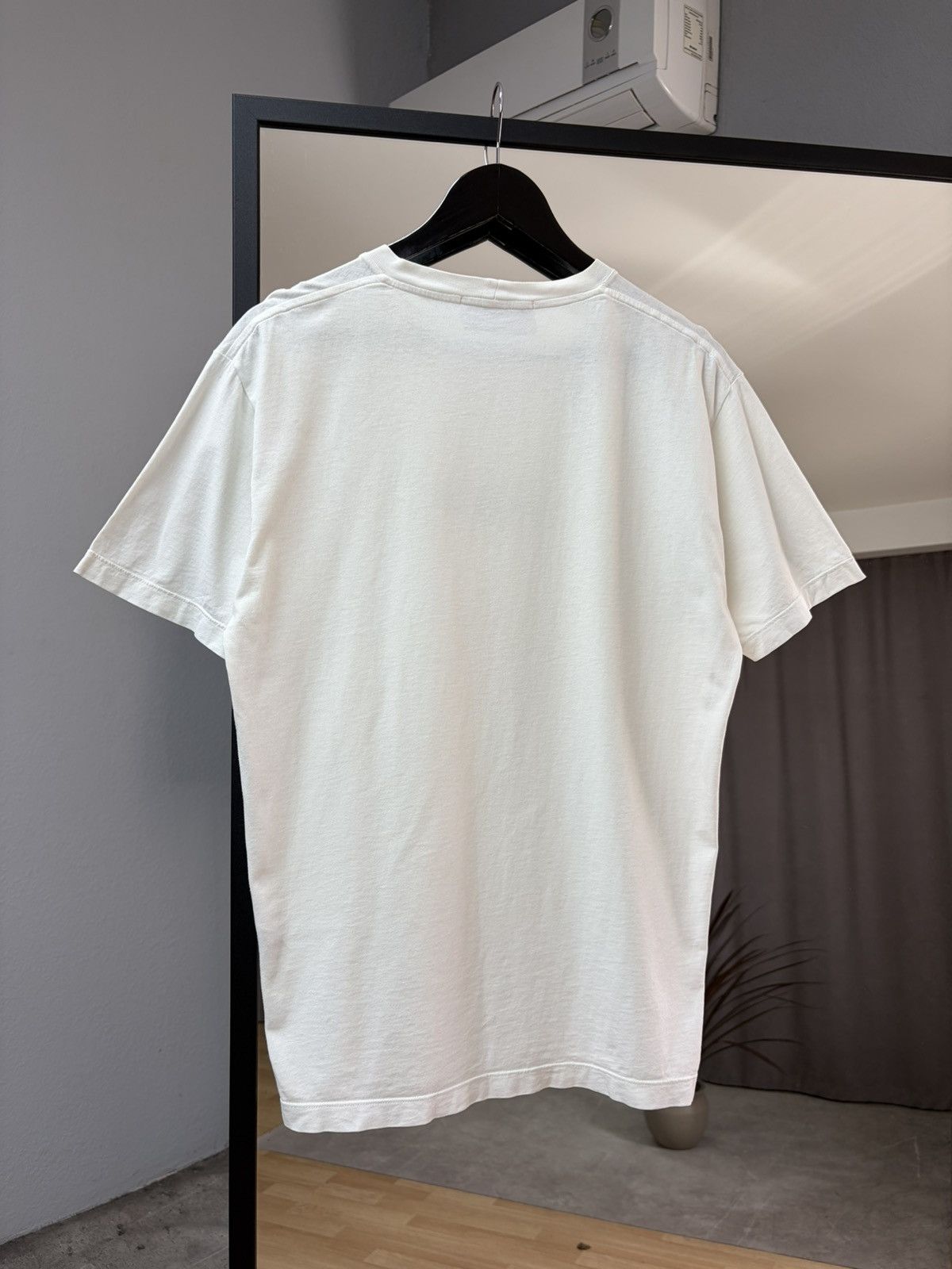 Stone Island Stone Island Logo T-Shirt White Minimal Graphic Tee Luxury Size US M / EU 48-50 / 2 - 12 Thumbnail