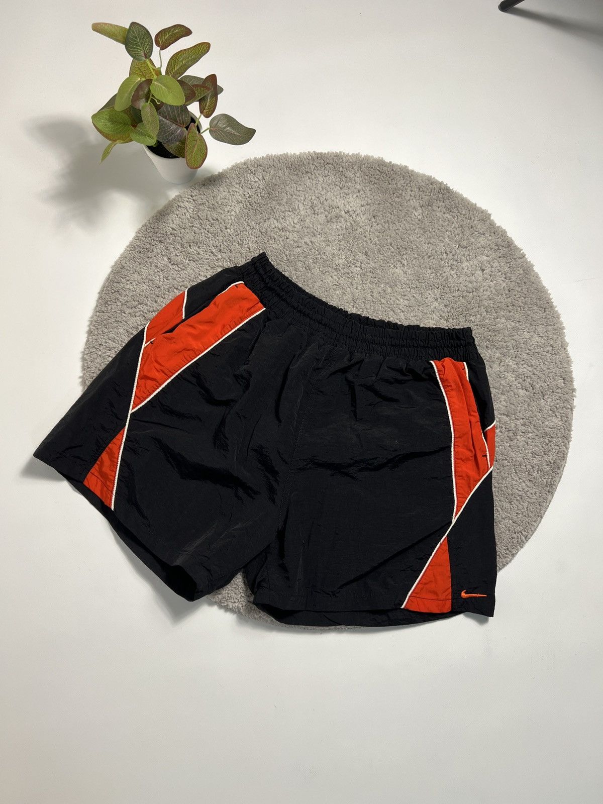 Nike × Vintage Vintage Nike Shorts Streetwear Swoosh y2k Size US 36 / EU 52 - 1 Thumbnail