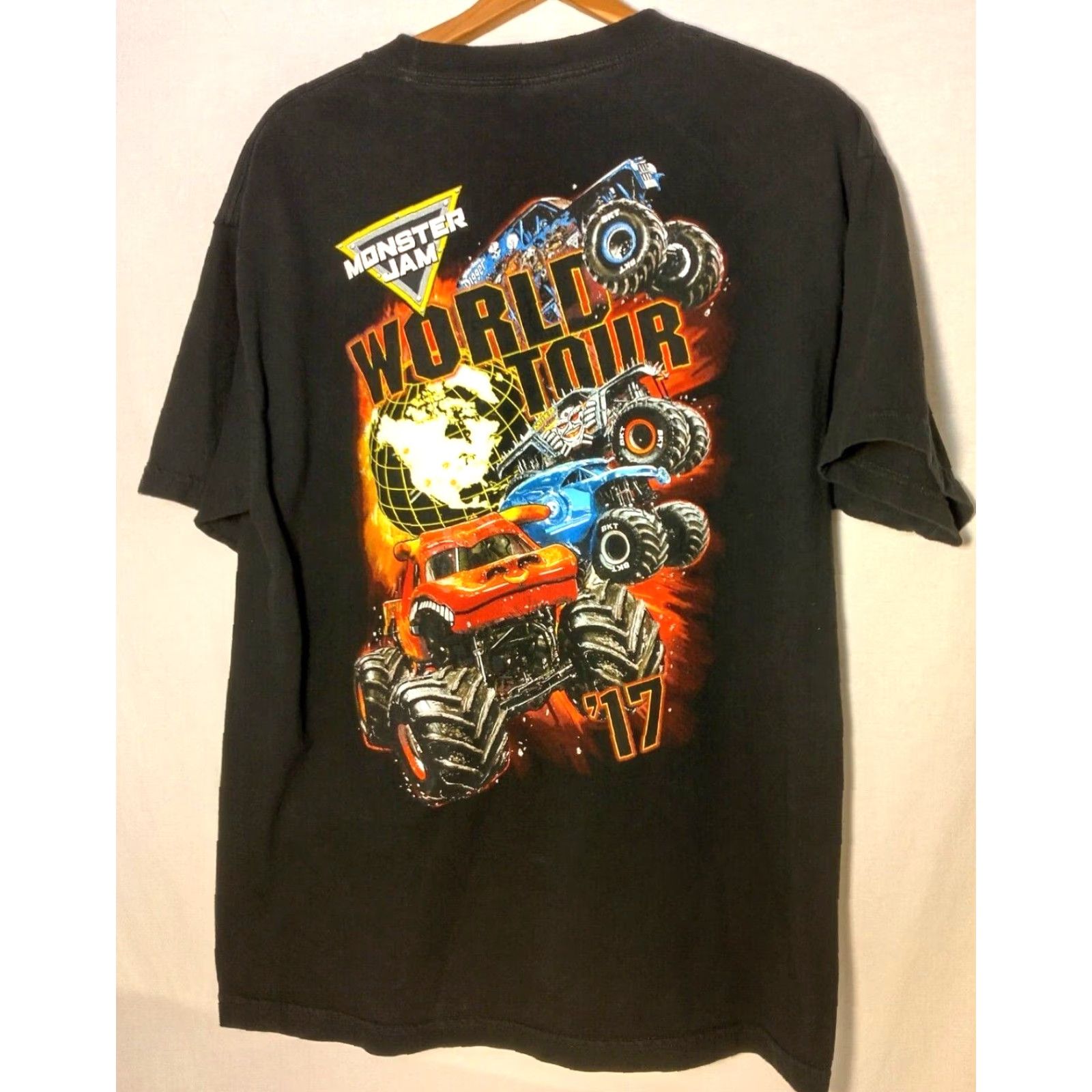 Vintage Monster Jam World Tour 2017 Shirt Men Large Grave Digger Trucks Black 4WD READ Size US L / EU 52-54 / 3 - 3 Thumbnail