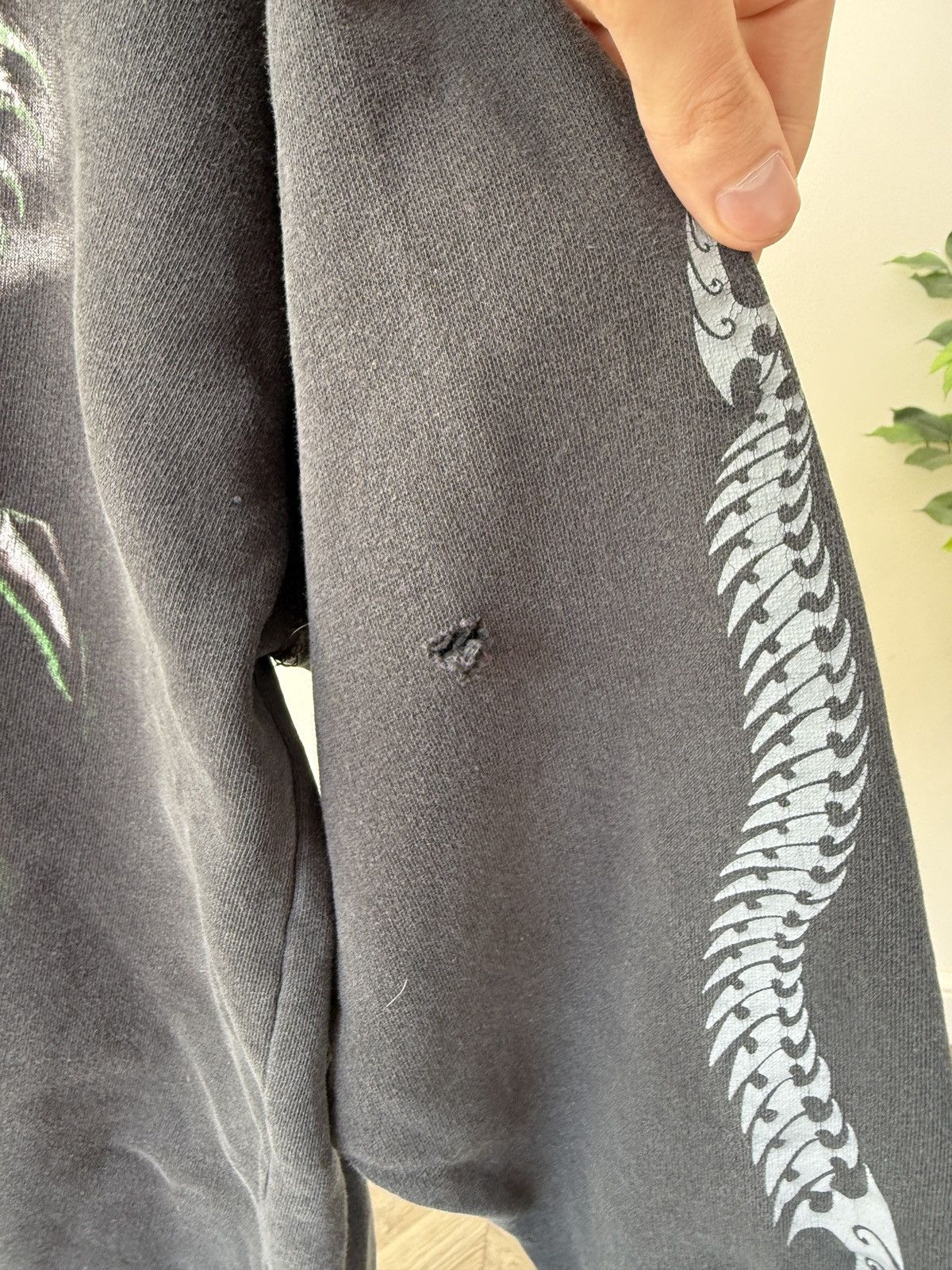 Vintage Vintage Gothic Skull Faded Distressed Y2K Rare Hoodie Size US S / EU 44-46 / 1 - 12 Thumbnail