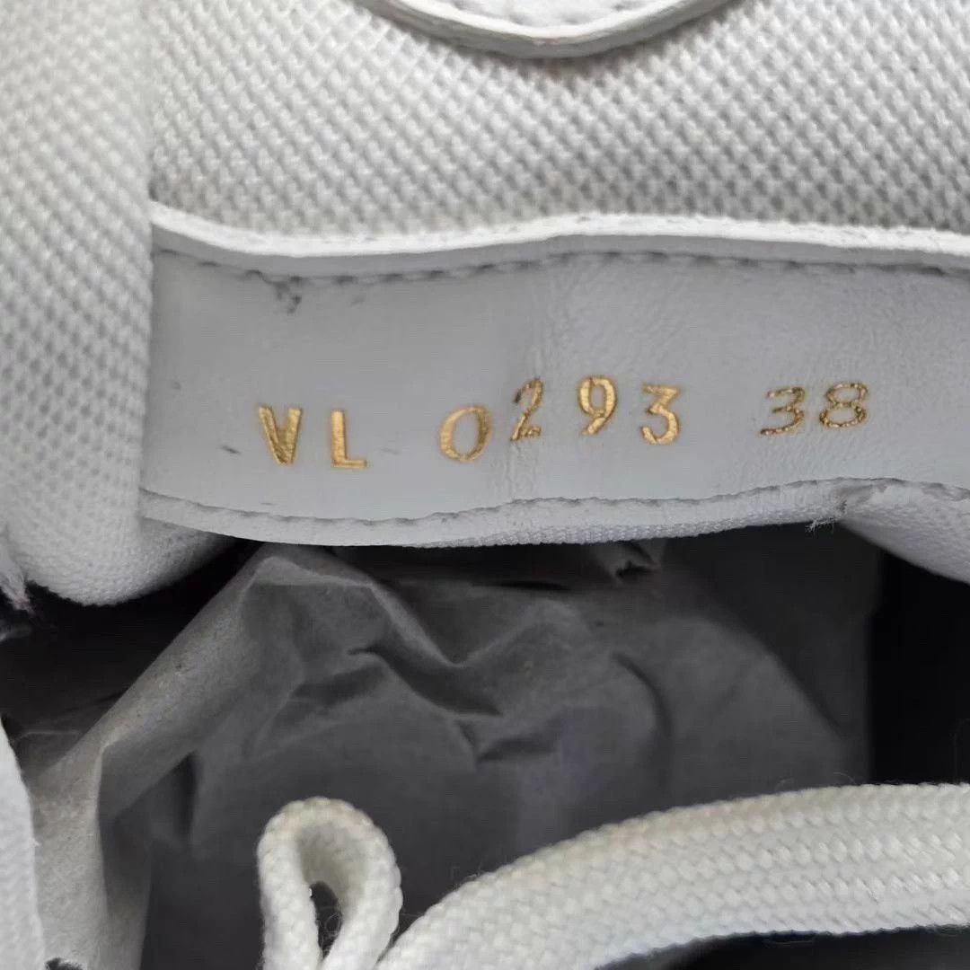 Louis Vuitton LV RUN55 white running shoe 38 Size US 7 / IT 37 - 5 Thumbnail