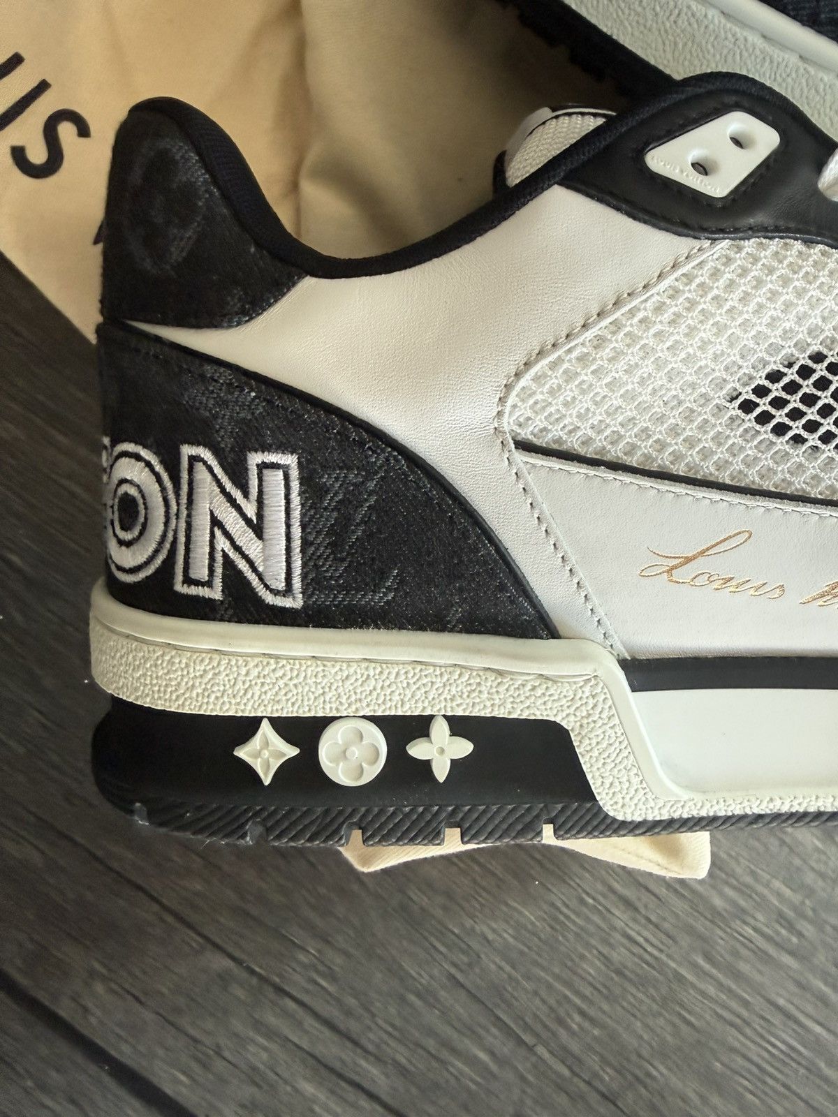 Louis Vuitton Louis Vuitton Trainer Black Strap Monogram Size US 9 / EU 42 - 10 Thumbnail