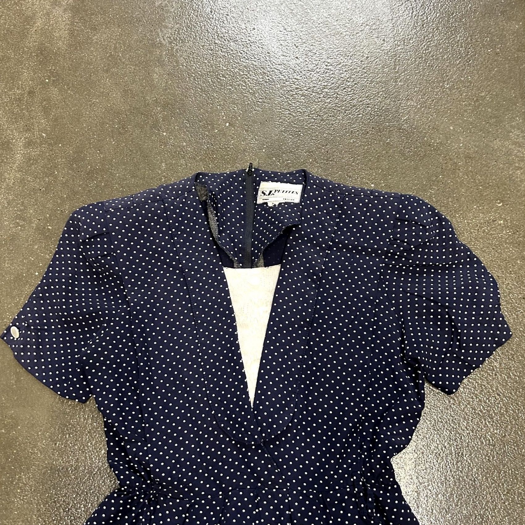 Vintage VINTAGE S.L. Petites Dress Womens Petite Small Navy White Polka Dot V Neck 80s Size M / US 6-8 / IT 42-44 - 2 Thumbnail