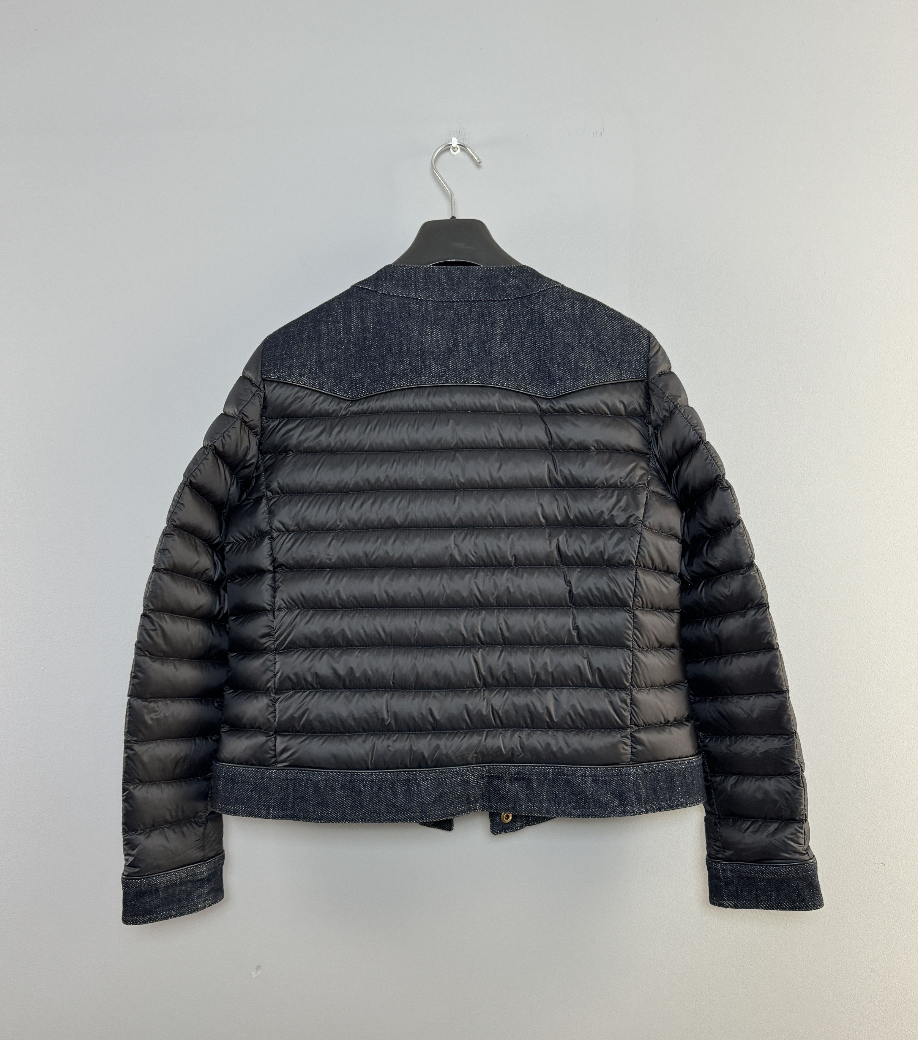 Moncler Moncler Ambert Down Jacket Puffer Denim Trimmed Navy Size 3 Size M / US 6-8 / IT 42-44 - 16 Thumbnail