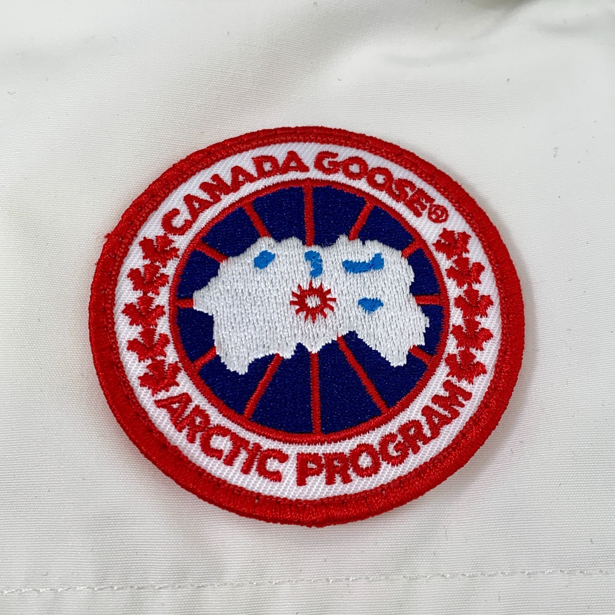 Canada Goose Canada Goose Expedition Series White Fur Hooded Down Jacket Size XS / US 0-2 / IT 36-38 - 2 Thumbnail