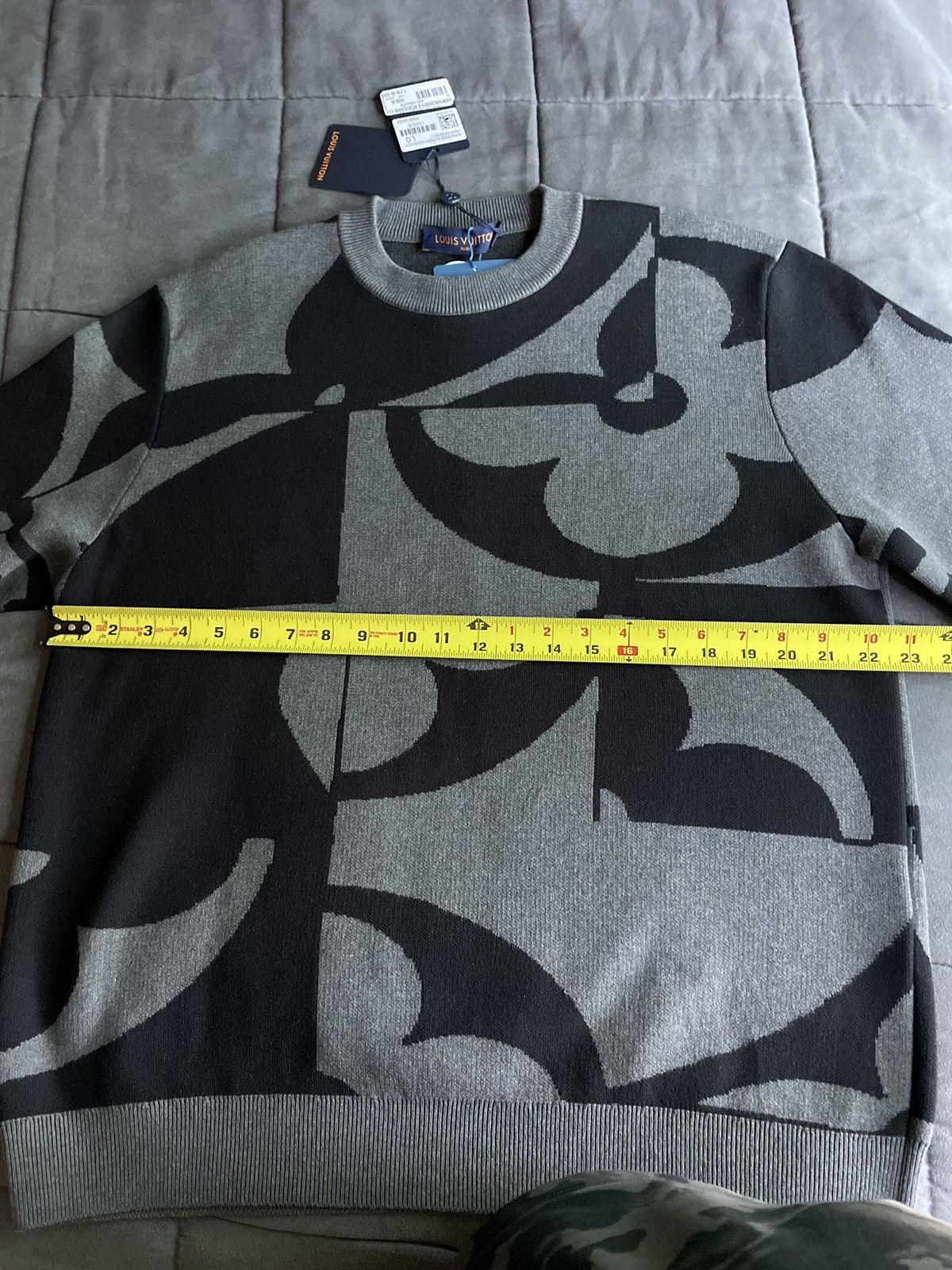Louis Vuitton Louis Vuitton Monogram Flower Crewneck Size US L / EU 52-54 / 3 - 6 Thumbnail