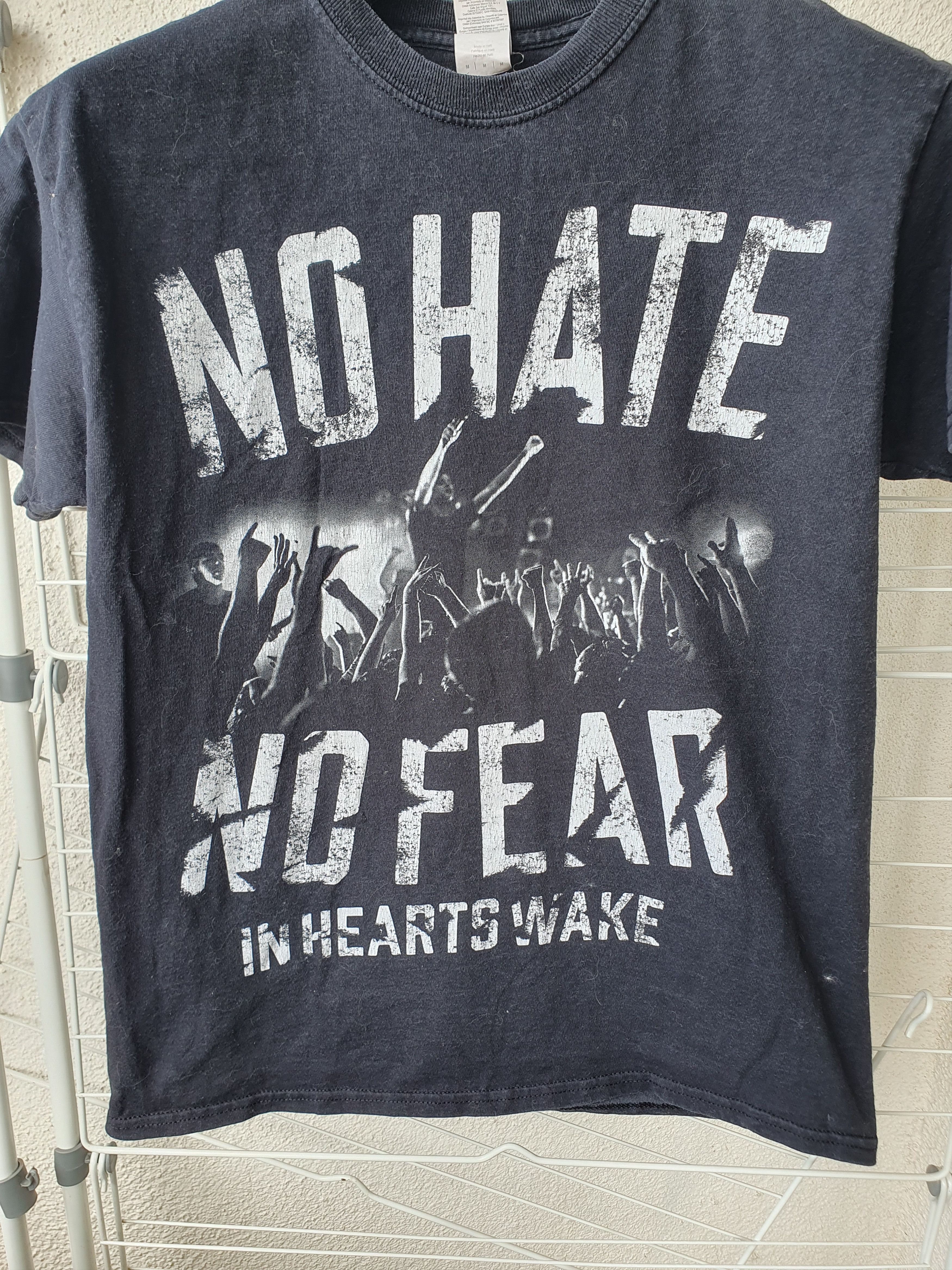 Band Tees In Hearts Wake No Hate No Fear Band T-shirt sz M Size US M / EU 48-50 / 2 - 2 Thumbnail