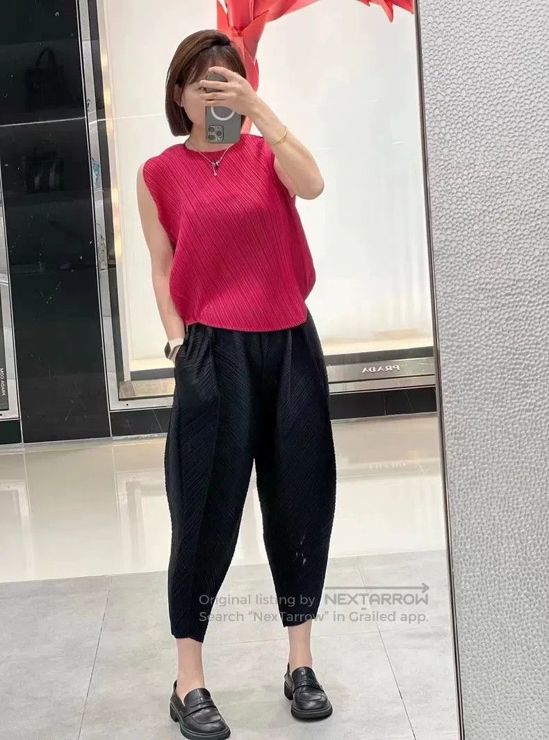 Issey Miyake Issey Miyake Tropical Fruit Red Round-Hem Top Size L / US 10 / IT 46 - 2 Thumbnail