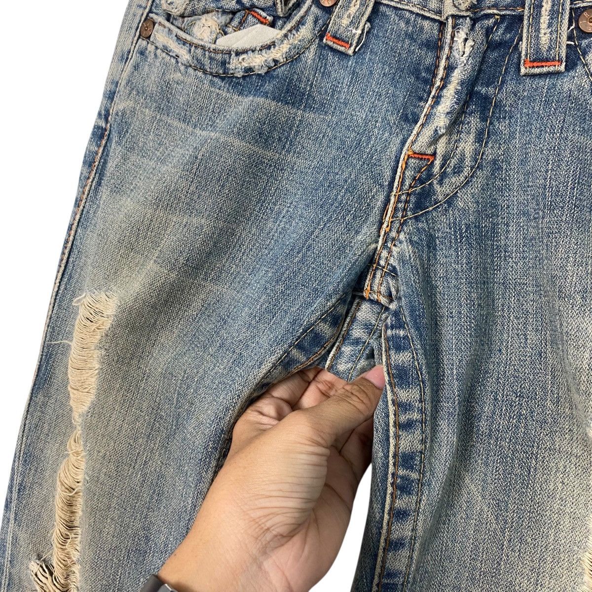 True Religion True Religion distressed flare pant Size 28" / US 6 / IT 42 - 13 Thumbnail