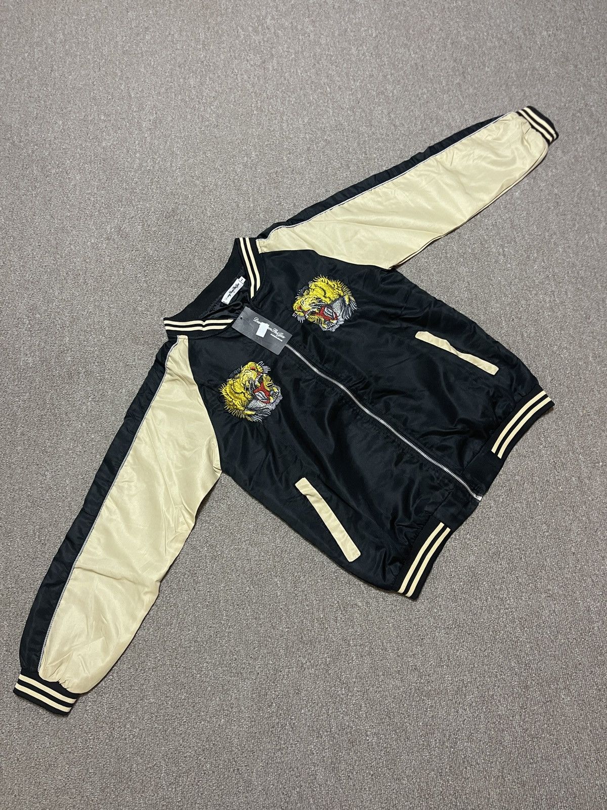 Japanese Brand Sukajan souvenir Tiger Logo Embroidery Light Jacket Size US L / EU 52-54 / 3 - 2 Thumbnail