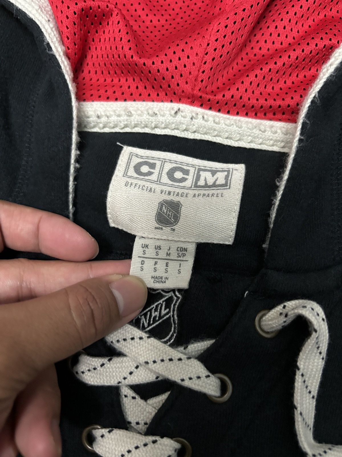 Ccm CCM Ottawa Senators Laced Up Pullover Hoodie Size US S / EU 44-46 / 1 - 7 Thumbnail