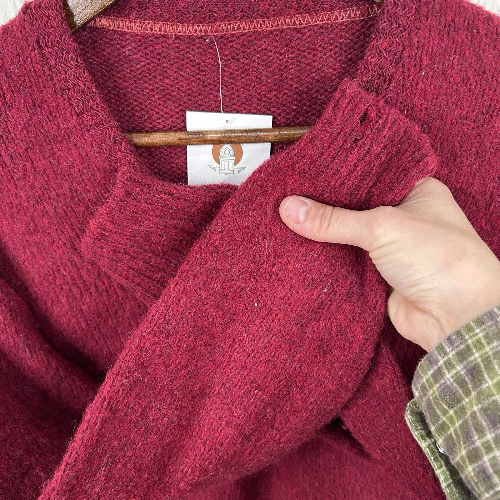 & Other Stories Vintage 80’s Red V-Neck Wool Sweater Medium Size US M / EU 48-50 / 2 - 5 Thumbnail