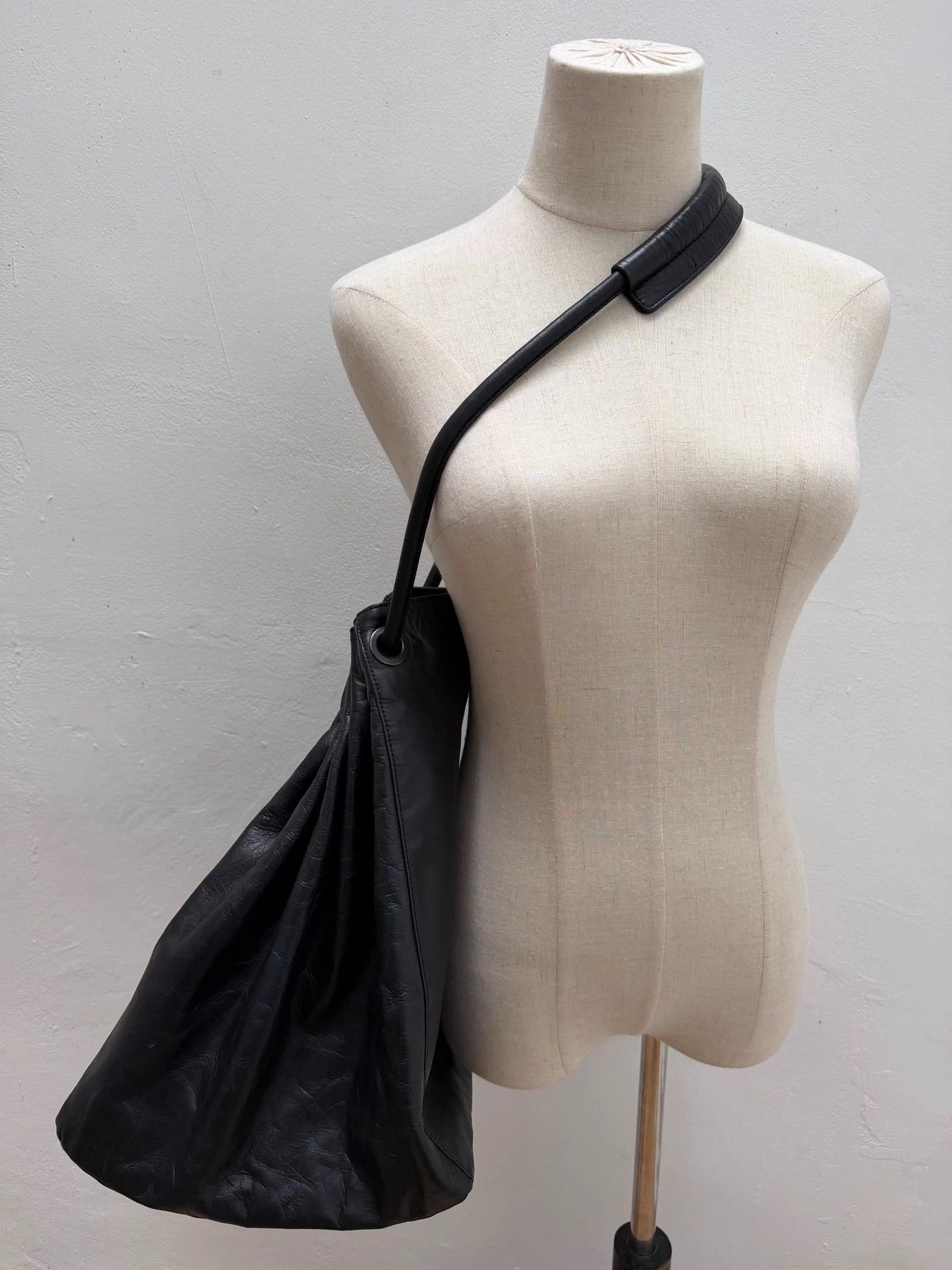 Yohji Yamamoto Yohji Yamamoto Pleated Tote Hobo Shoulder Bag Size ONE SIZE - 2 Thumbnail
