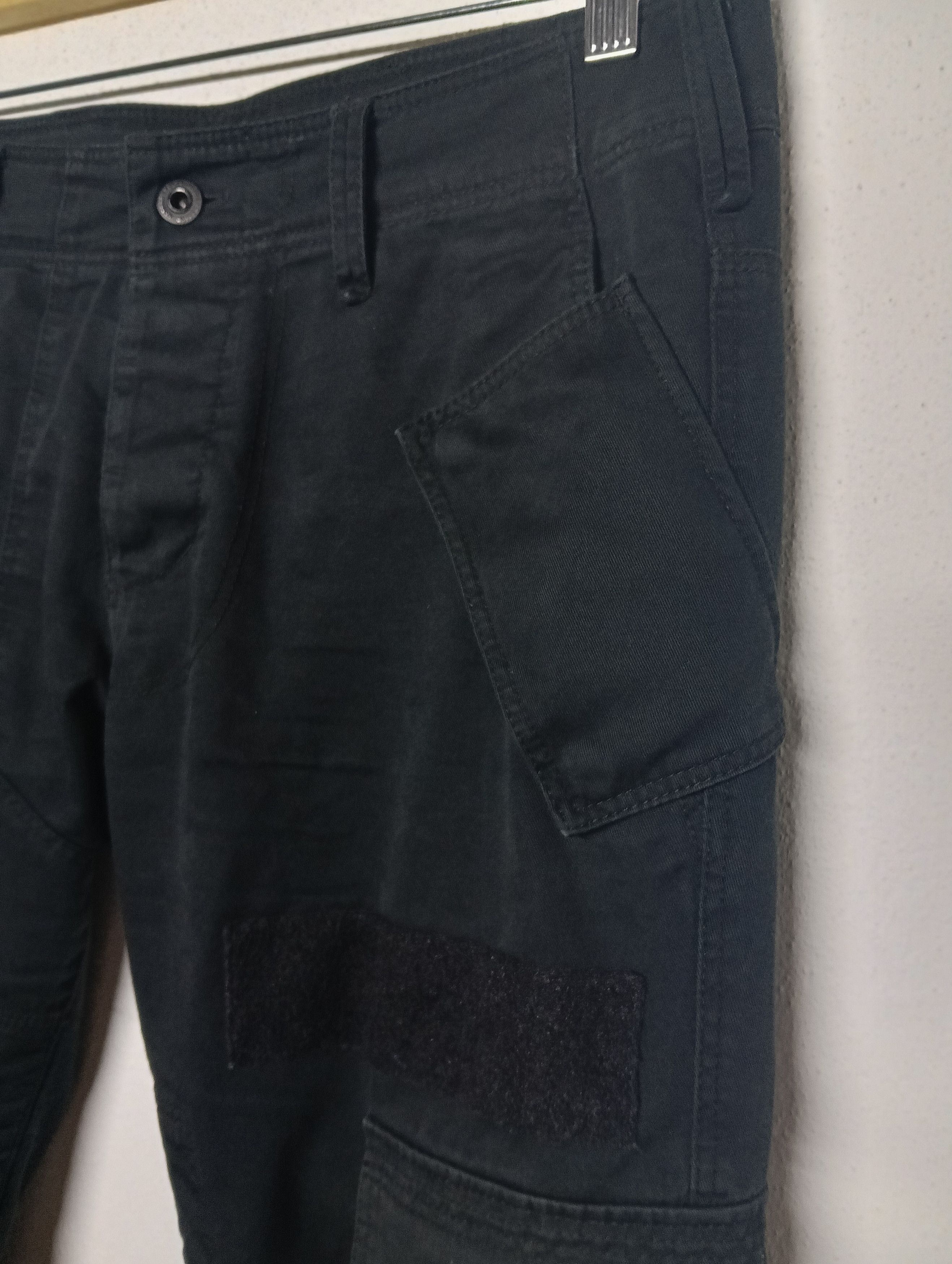 Black Barrett × Neil Barrett black barrett by neil barrett tactical cargo 3/4 pants Size US 32 / EU 48 - 7 Thumbnail