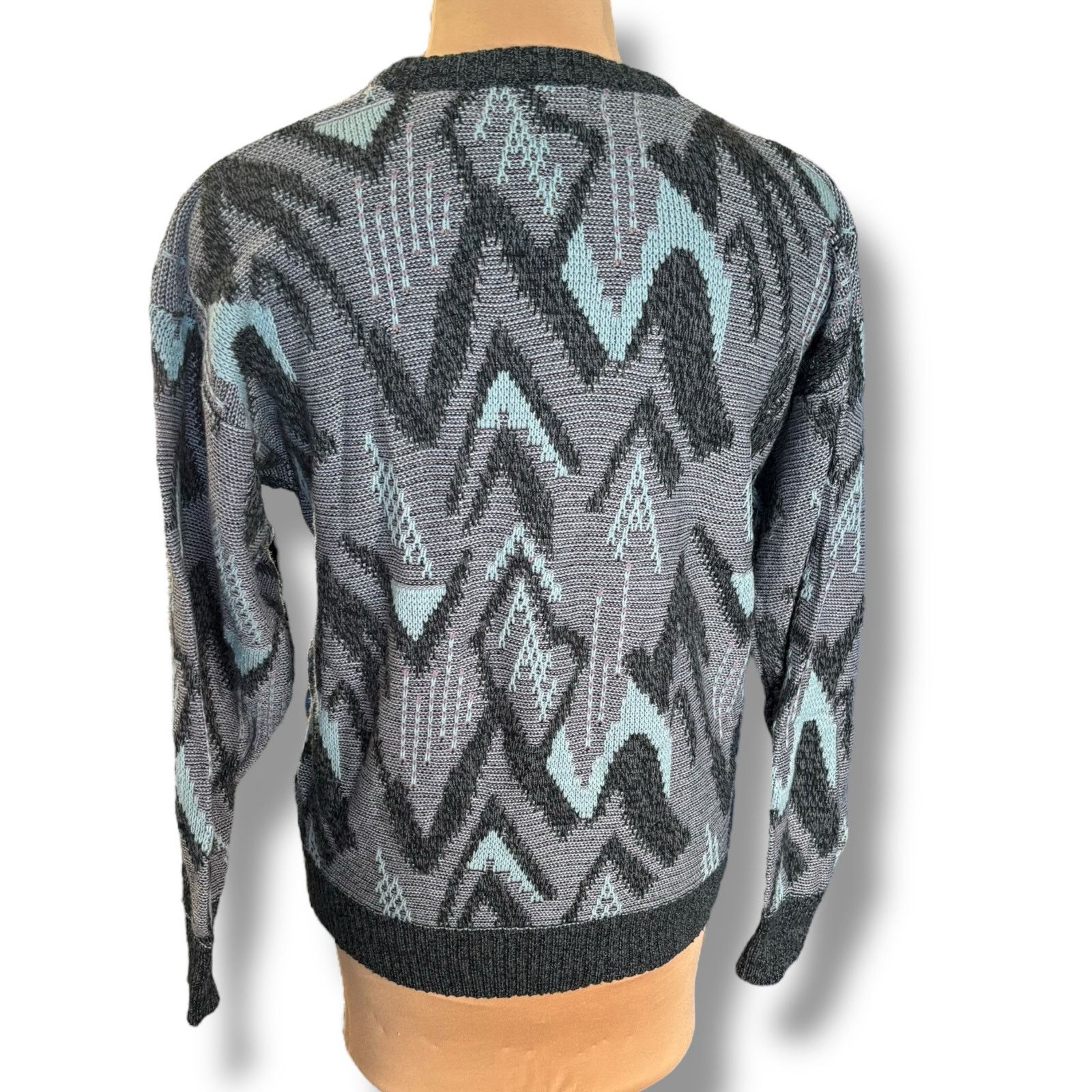 Vintage Vintage 90s Abstract Crewneck Pullover Knit Sweater Gray Size US L / EU 52-54 / 3 - 5 Thumbnail