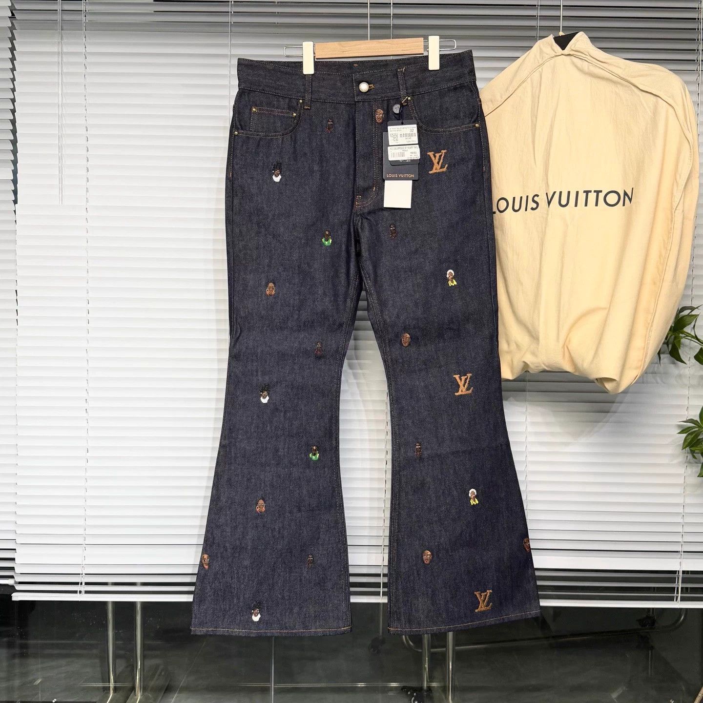 Louis Vuitton LV x Pharrell SS24 Embroidered Pearl Flare Jeans 32 Size US 32 / EU 48 - 1 Thumbnail