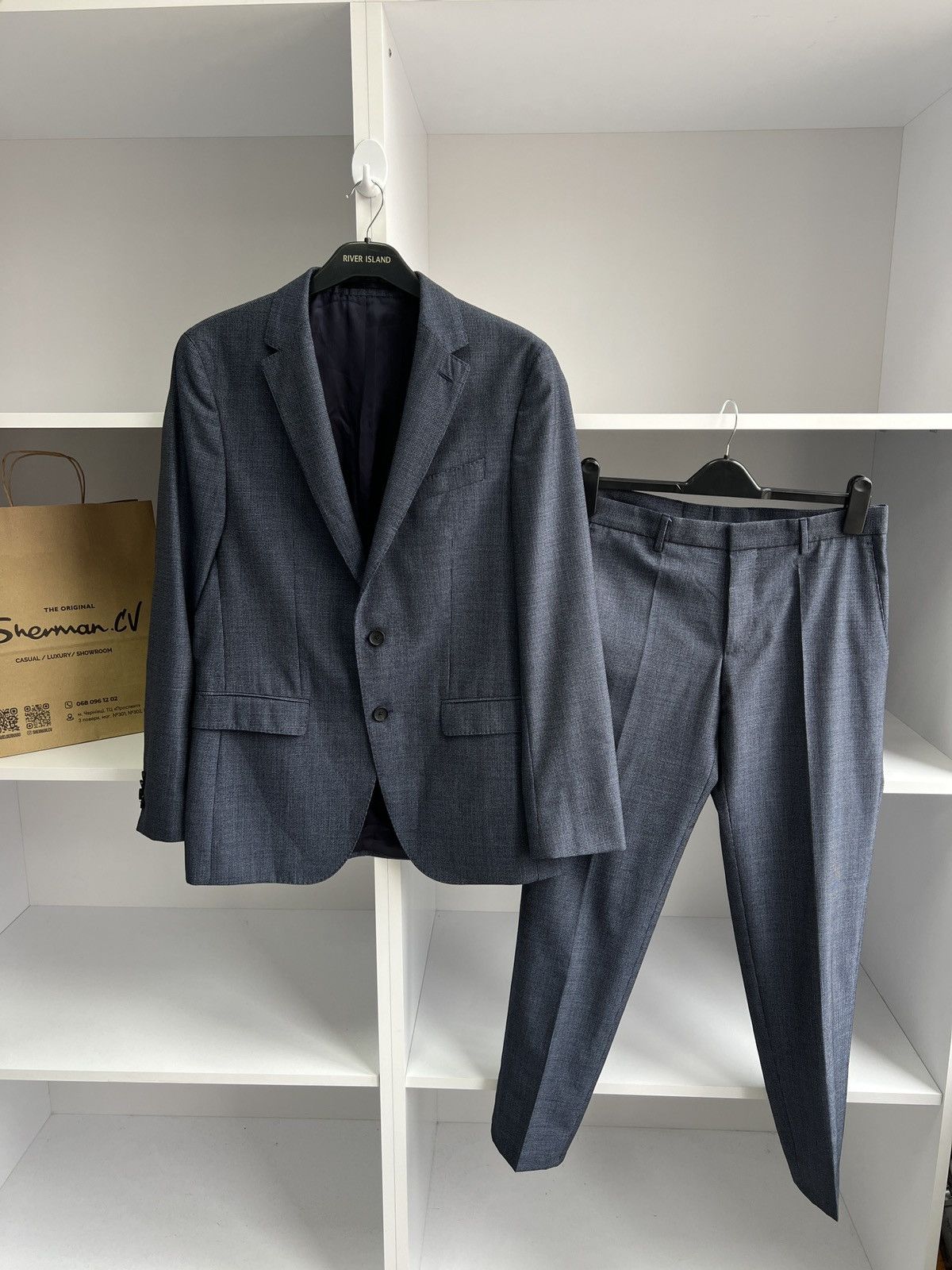 Designer × Hugo Boss × Vintage Vintage Hugo Boss Luxury Old Money Style Suit Size 48S - 1 Thumbnail