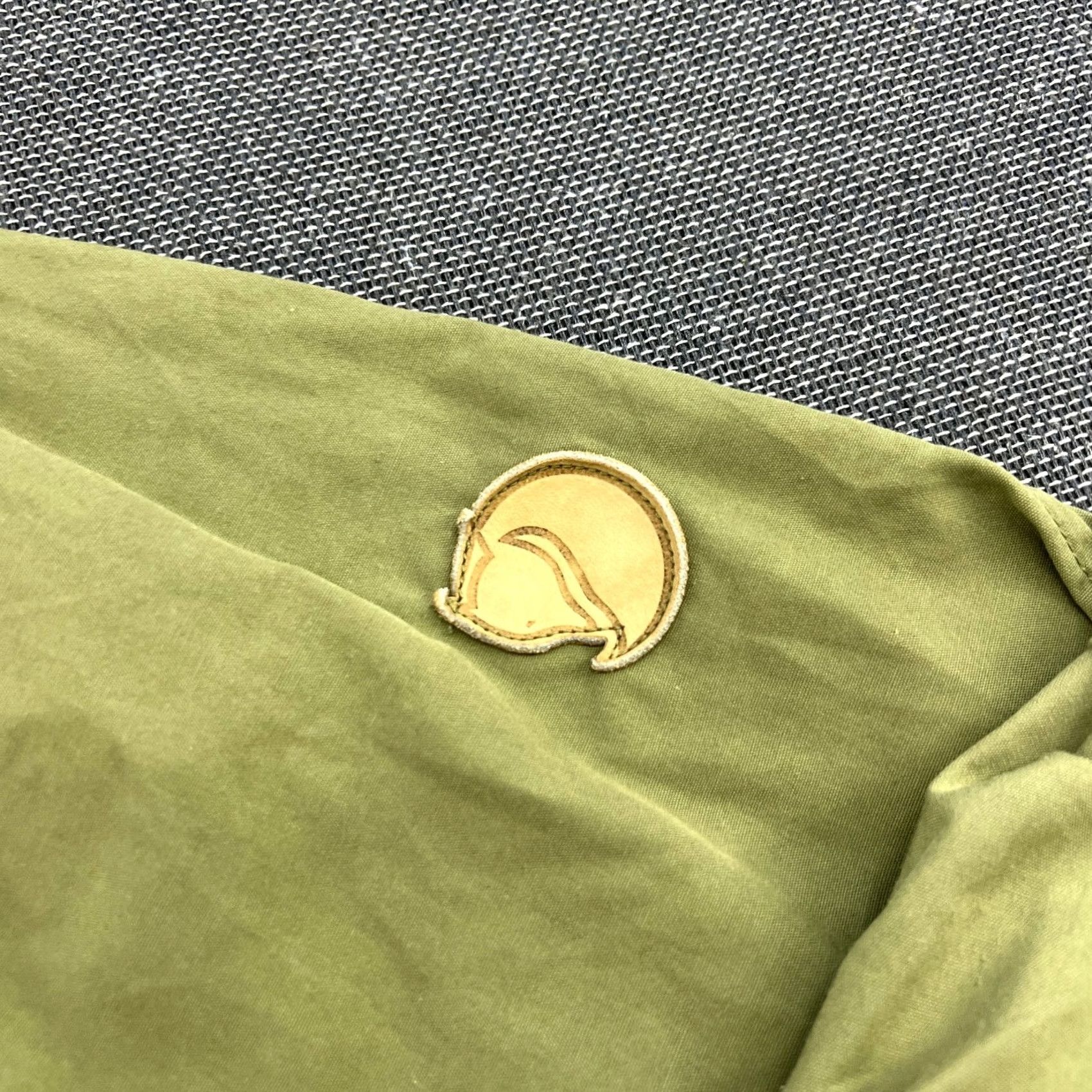 Vintage VINTAGE Fjallraven Raven Jacket Size 54 Green Hooded G-1000 Pockets Mens Size US L / EU 52-54 / 3 - 6 Thumbnail