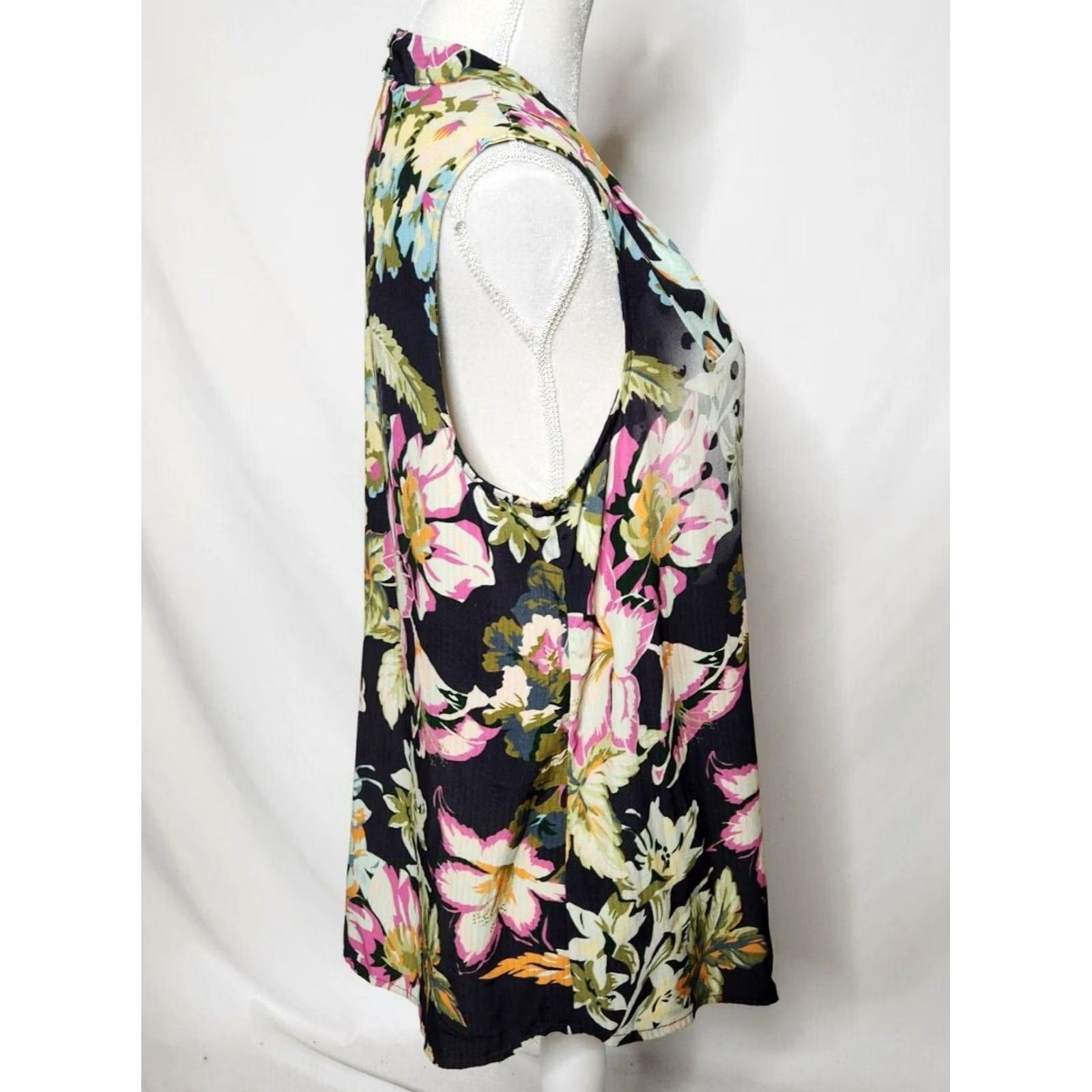 Soft Surroundings Soft Surroundings Tank Top Flor De Pluma Drapey Floral Sleeveless M Multicolor V-Neck Womens Size M / US 6-8 / IT 42-44 - 4 Thumbnail