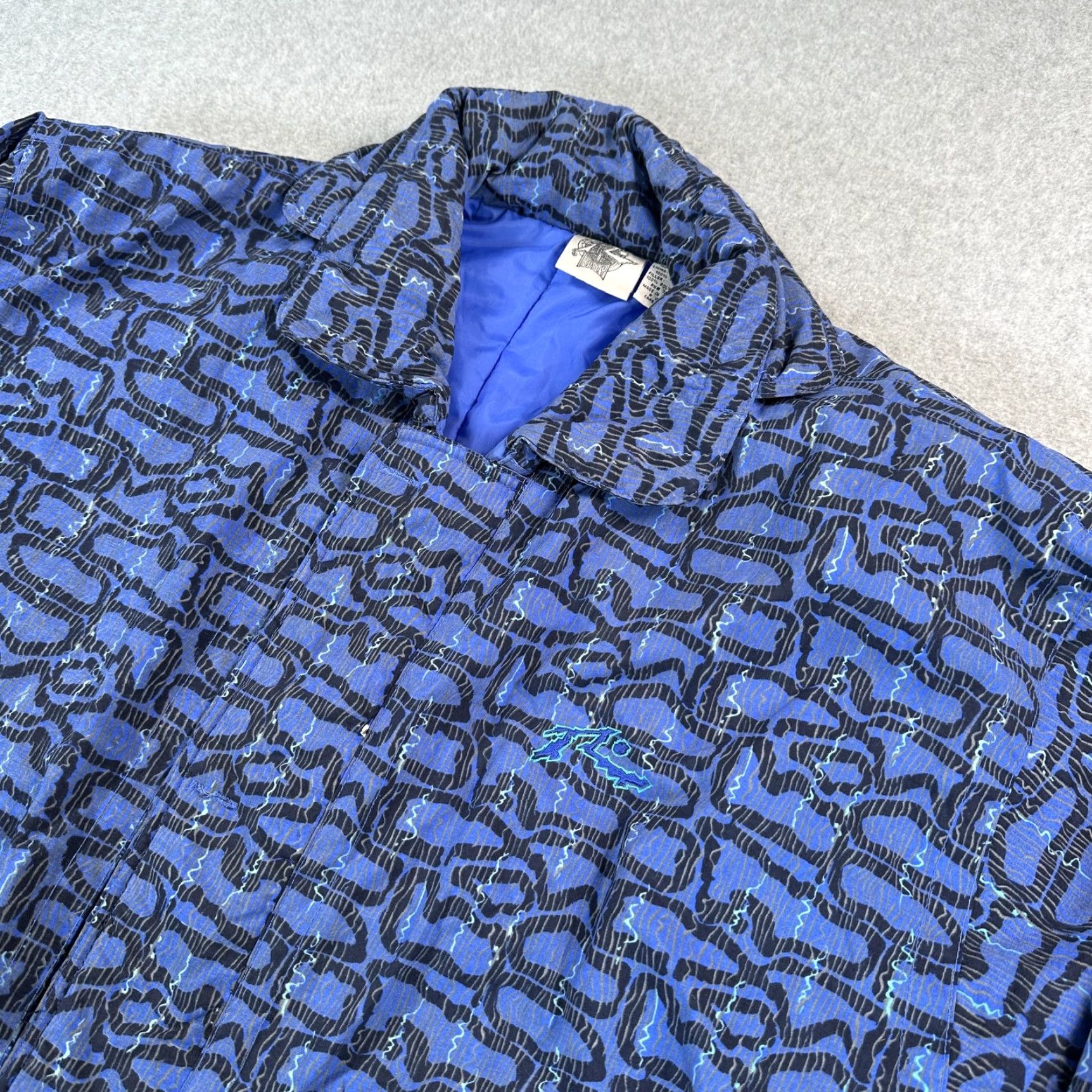 Rusty VINTAGE Rusty Jacket Mens Large Blue Nylon Puffer Animal Print Insulated Surf Size US L / EU 52-54 / 3 - 5 Thumbnail