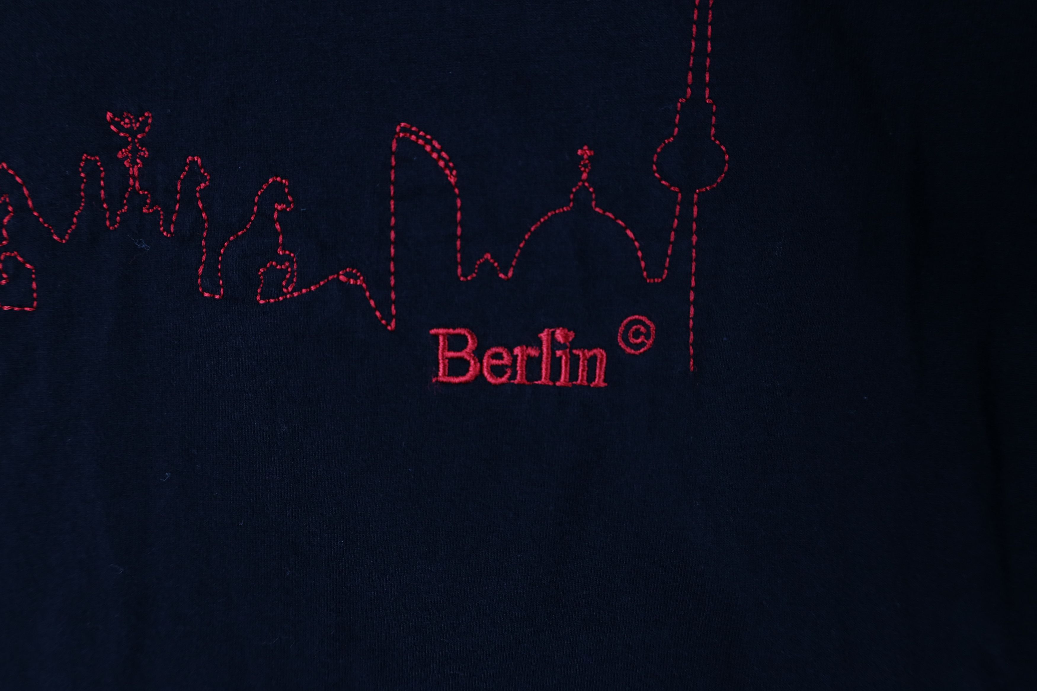 Vintage Vintage 90s Y2K Streetwear Spell Out Berlin Germany T-Shirt Size US M / EU 48-50 / 2 - 5 Thumbnail
