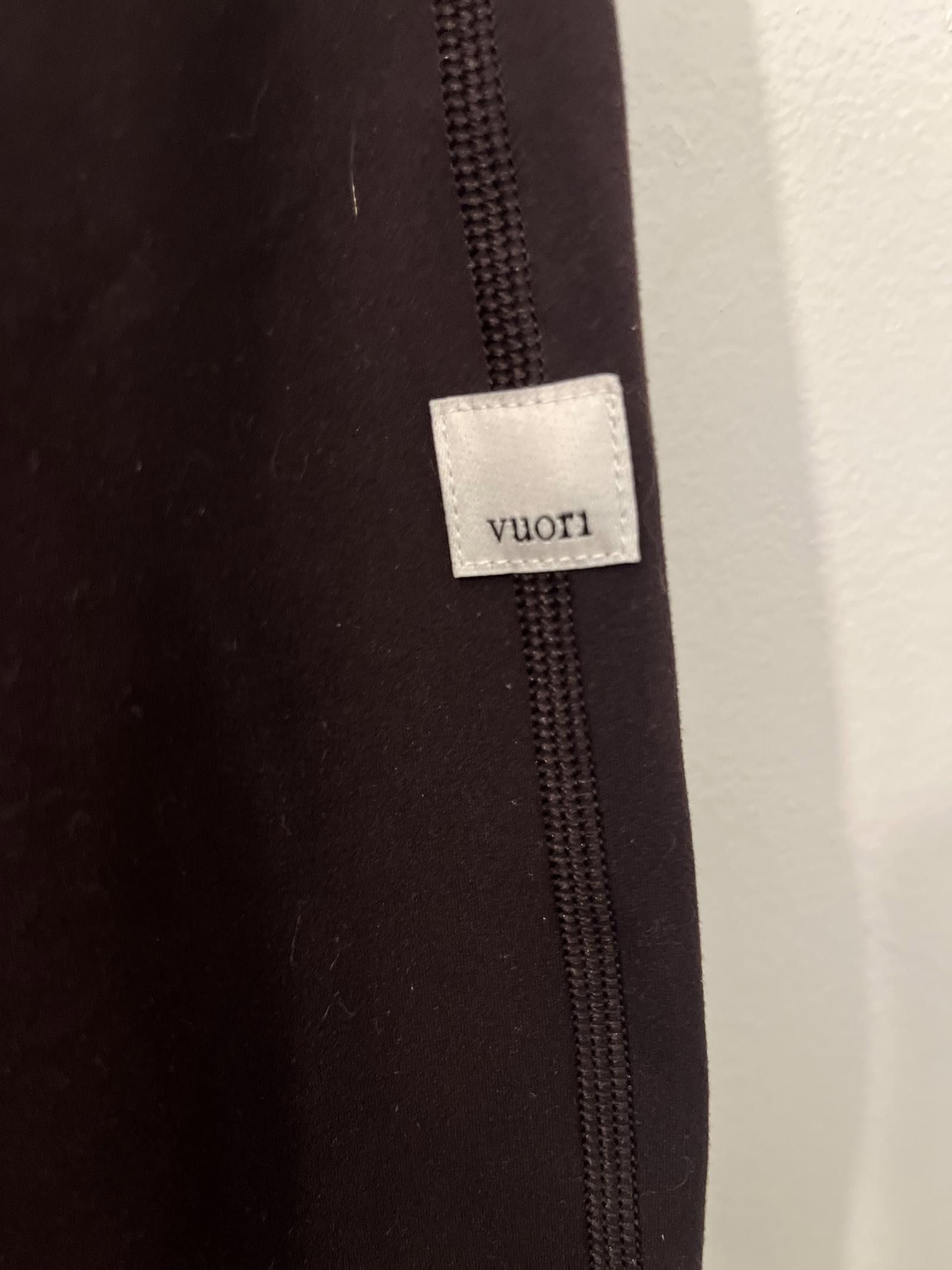 Vuori Vuori Women's Performance Joggers in Charcoal - Size Medium Size 32" / US 10 / IT 46 - 5 Thumbnail