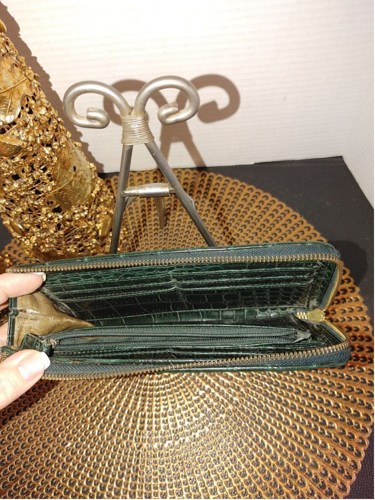 Objects IV Life Ivanka Trump Crocodile Zip Clutch\Wallet Size ONE SIZE - 5 Thumbnail