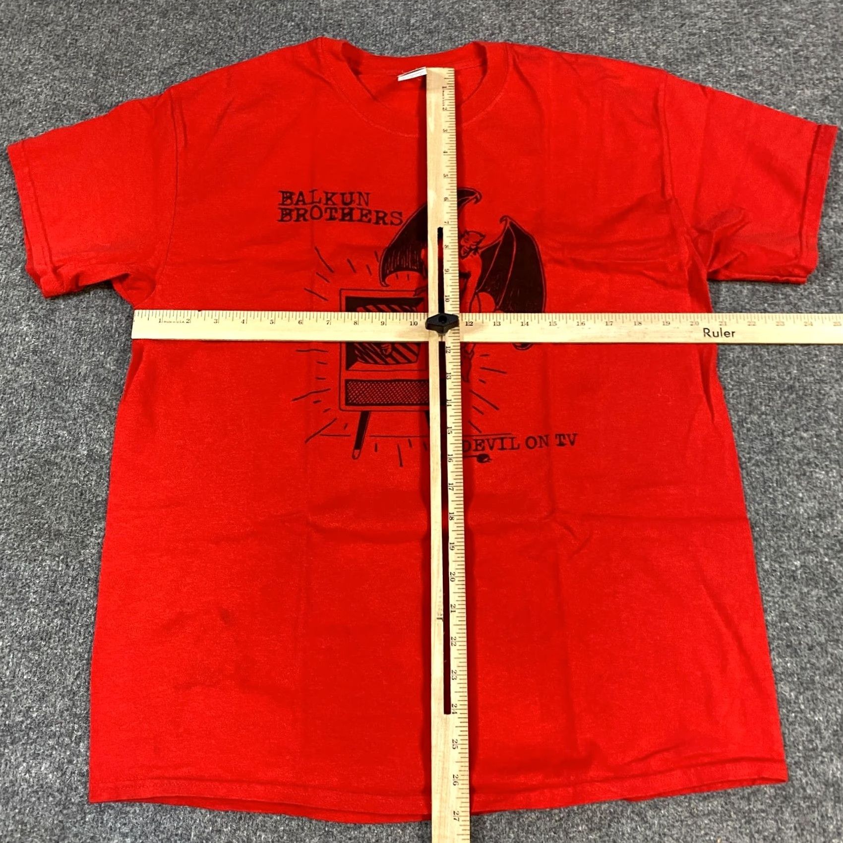 Gildan Balkun Brothers T-shirt L Red Devil on Tv 100% Cotton Size US L / EU 52-54 / 3 - 2 Thumbnail
