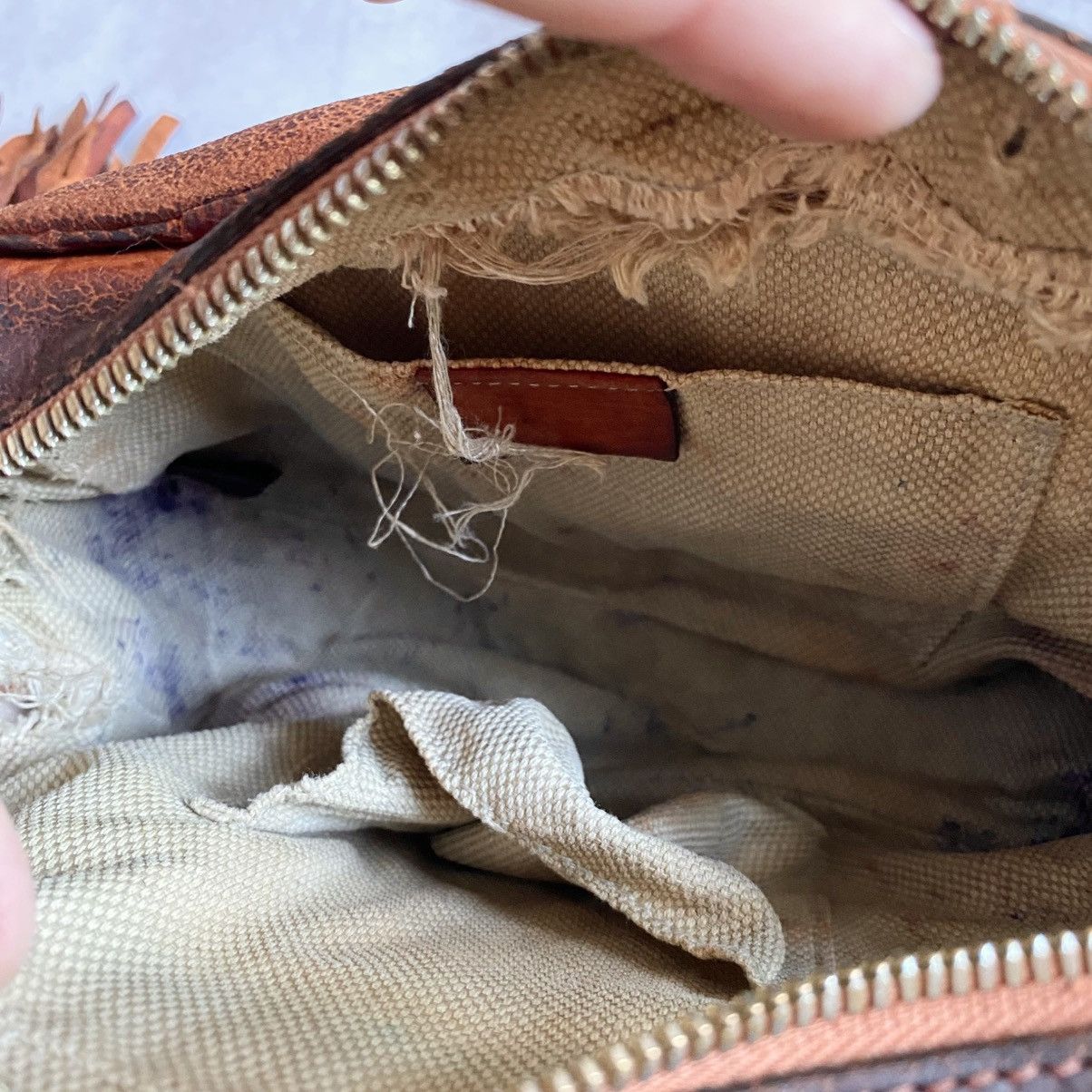 Gucci ❗️Trashed❗️Gucci Soho Disco Bag GG Faded Distressed Vintage Size ONE SIZE - 18 Thumbnail