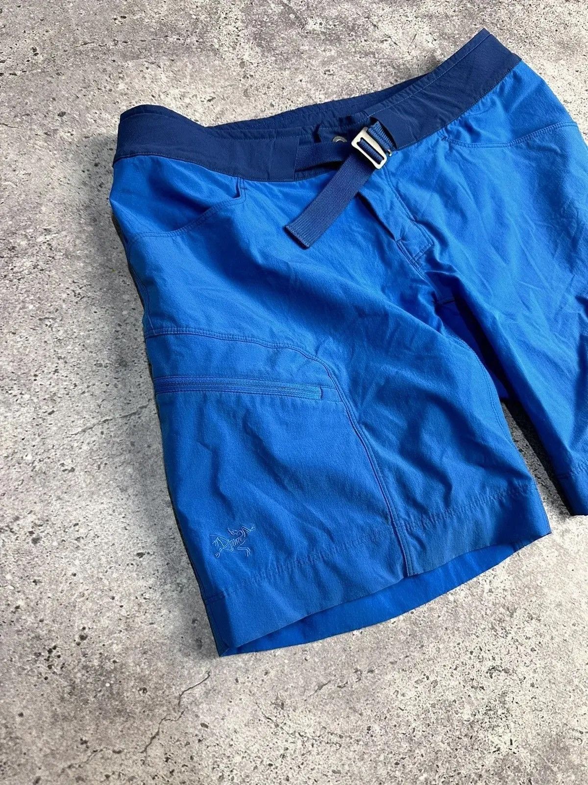 Arc'teryx × Vintage Vintage Arcteryx shorts faded cargo gore cope climbing Y2K Size 30" / US 8 / IT 44 - 2 Thumbnail