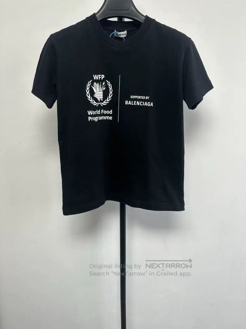 Balenciaga Balenciaga Printed Round Neck Short Sleeve T-Shirt Size US S / EU 44-46 / 1 - 1 Thumbnail