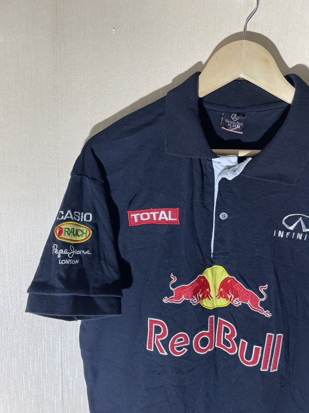 Vintage Infiniti red bull vintage racing T shirt streetwear Size US XL / EU 56 / 4 - 4 Thumbnail